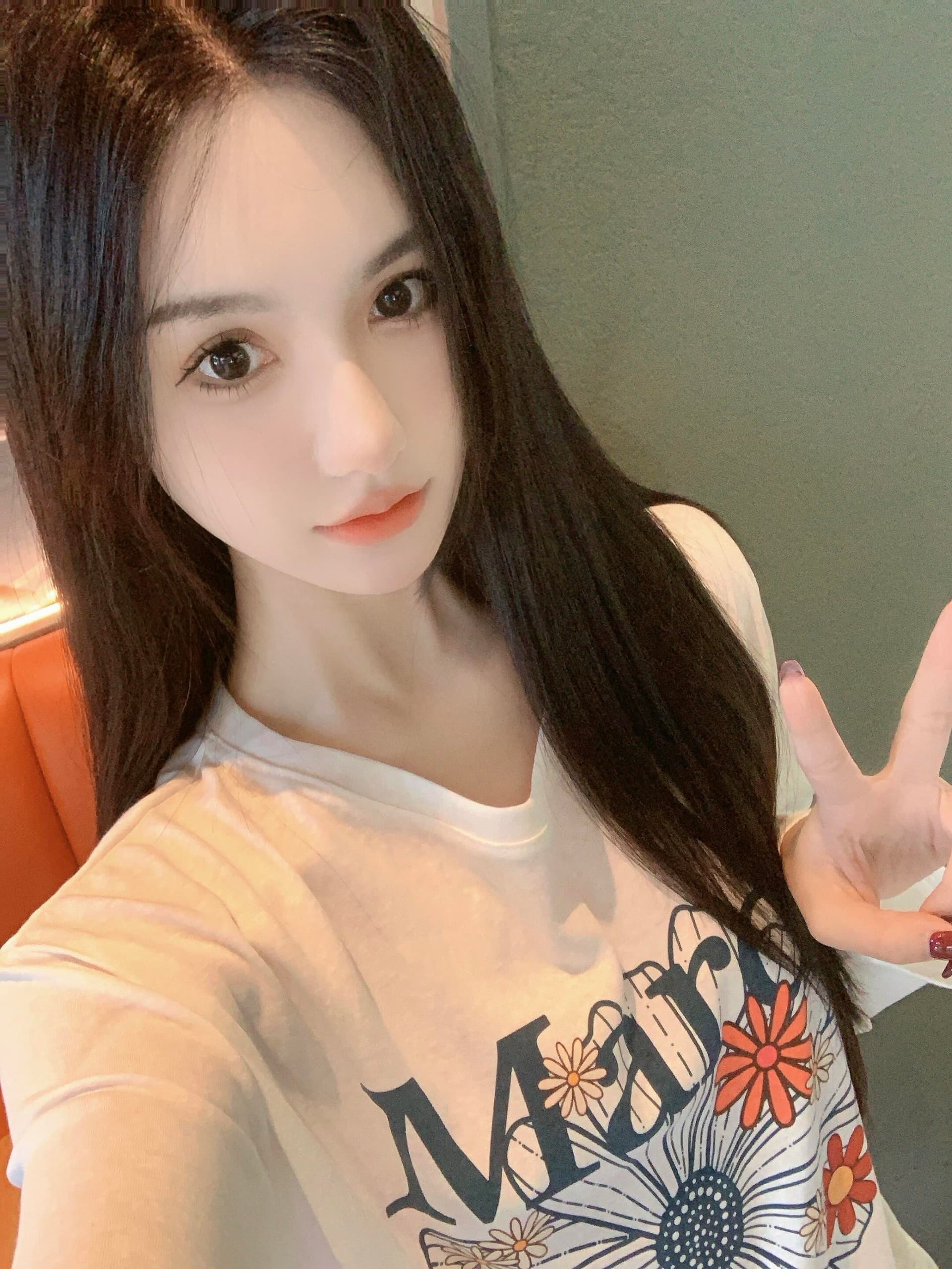 작은 데이지 긴팔 얇은 스타일 자외선 차단 티셔츠 여성 여름 새로운 루즈핏 품격 슬림해 보이는 라운드 넥 맨위 이미지 3