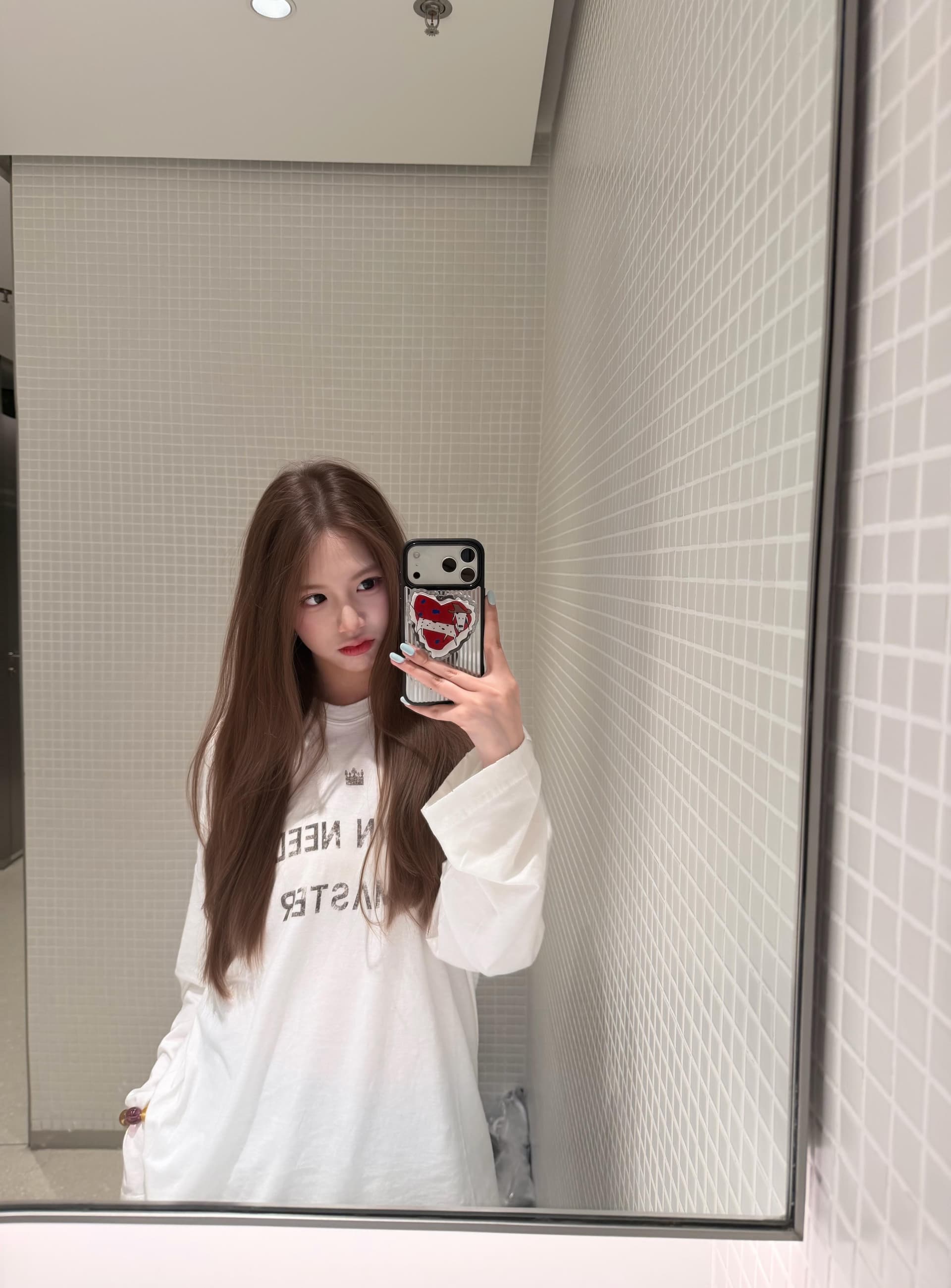 작은 대중 미니멀리즘 운동 알파벳 자외선 차단 블라우스 긴팔 티셔츠 여성 여름 얇은 스타일 느긋한 바람 캐주얼 루즈핏 맨위