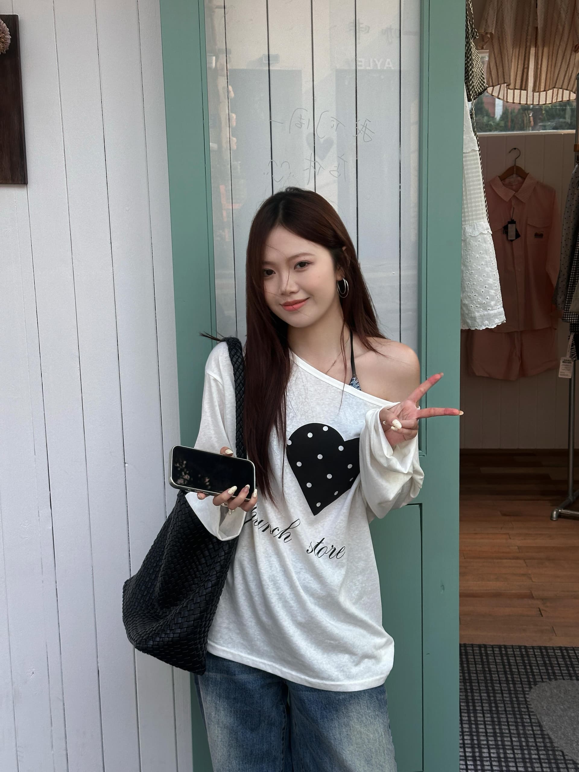 한 부서 비스듬한 어깨 하트 자외선 차단 블라우스 긴팔 티셔츠 여성 여름 얇은 스타일 마이크로 ~을 통해 루즈핏 느긋한 오프숄더 화이트 맨위