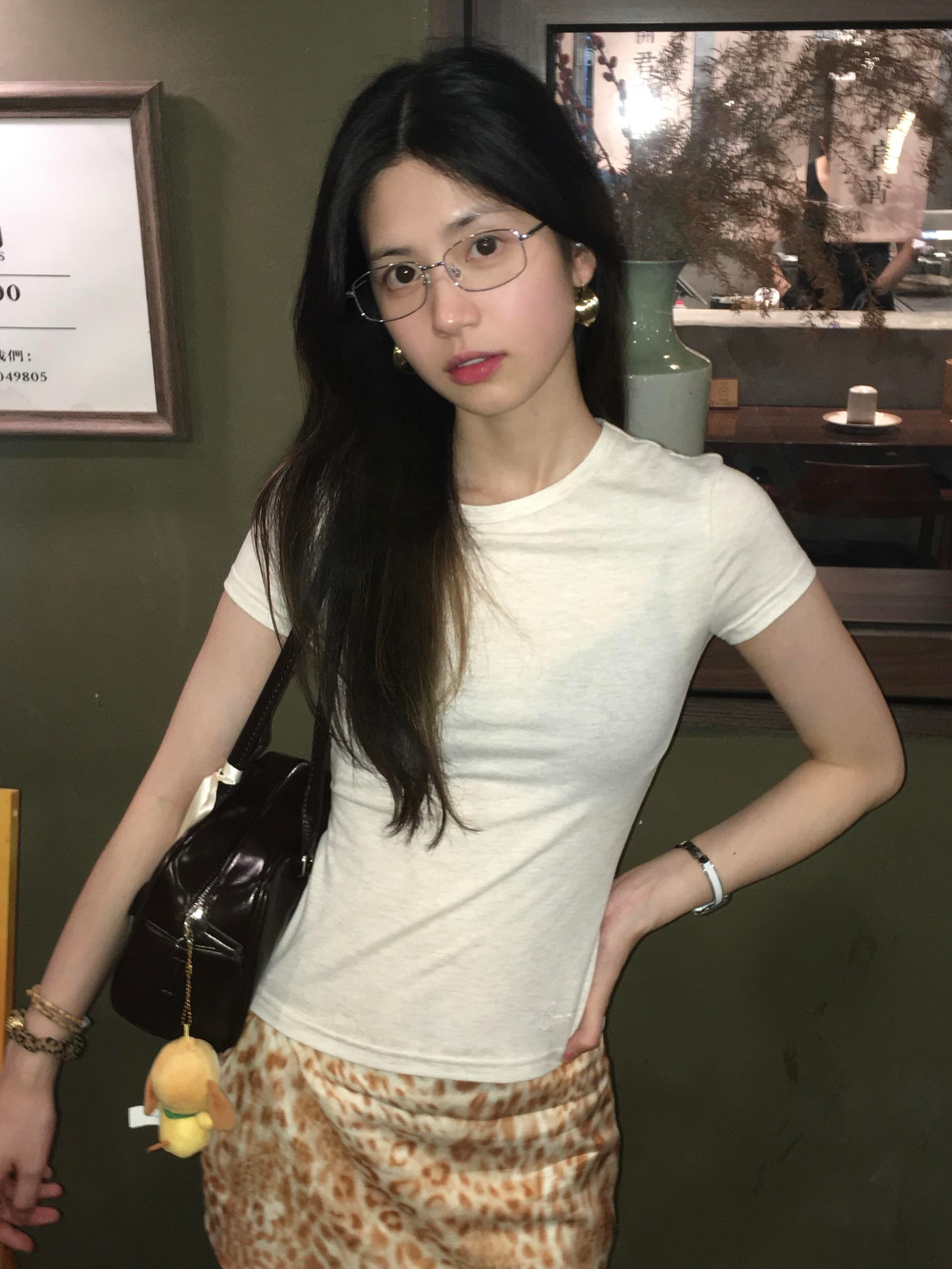 아메리칸 핫걸 긍정적 인 어깨 반팔 티셔츠 여성 여름 얇은 스타일 마이크로 ~을 통해 몸매 가꾸기 슬림해 보이는 라운드 넥 맨위