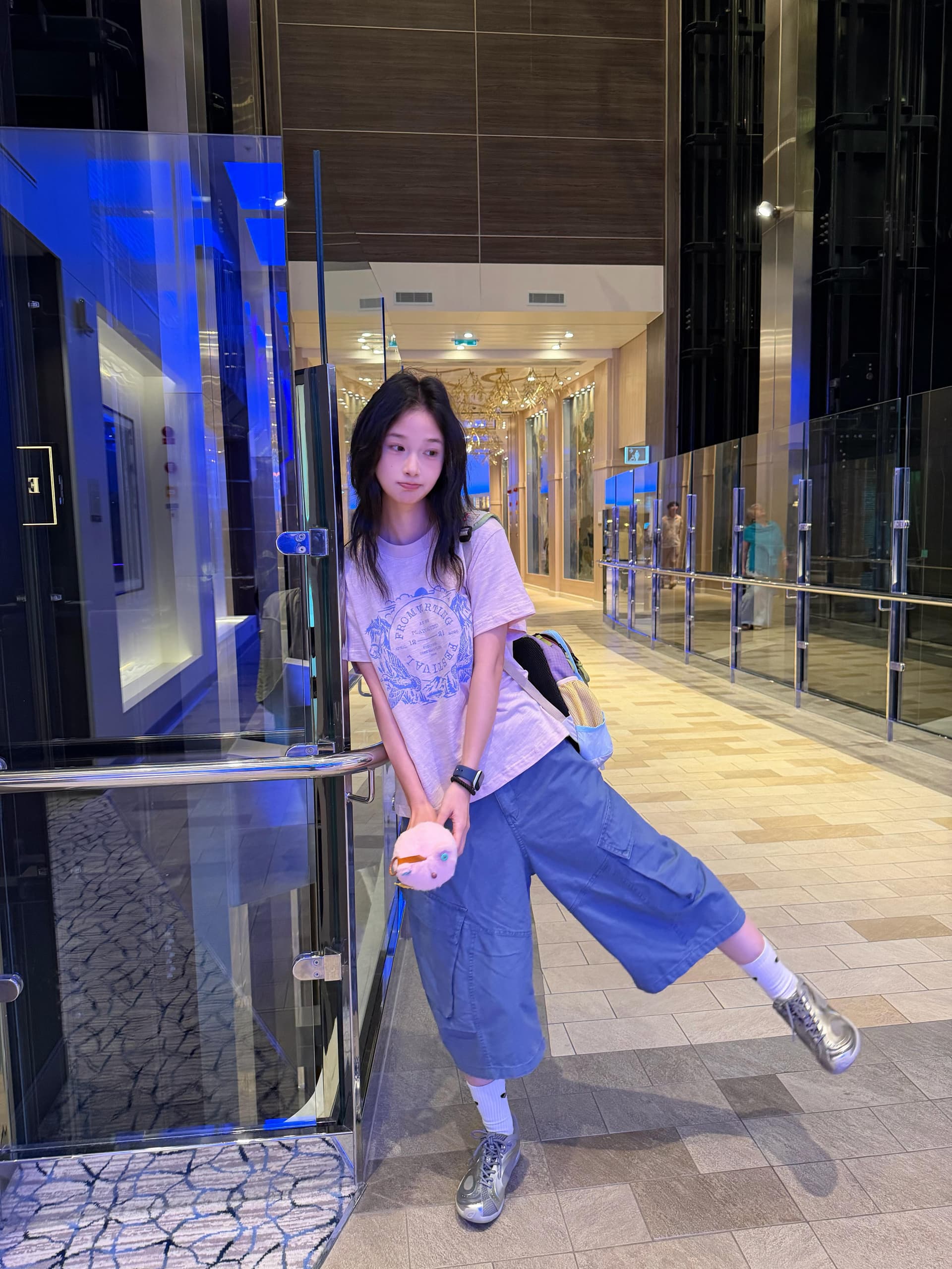 핑크색 대나무 마디 면 수채화 프린트 반팔 티셔츠 여름 캐주얼 다용도 슬림해 보이는 긍정적 인 어깨 의류 상세 이미지 5