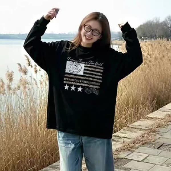 아메리칸 느긋한 바람 검정색 순면 긴팔 티셔츠 여성 이른 가을 새로운 루즈핏 슬림해 보이는 디자인 센스 기본 셔츠 맨위
