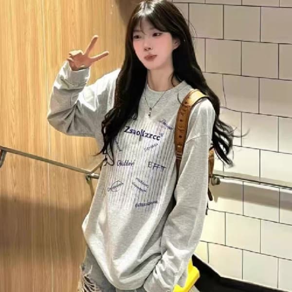 국가 트렌디 작은 키 알파벳 밝은 회색 색상 순면 긴팔 티셔츠 여성 조기 가을 루즈핏 슬림해 보이는 느긋한 바람 맨위
