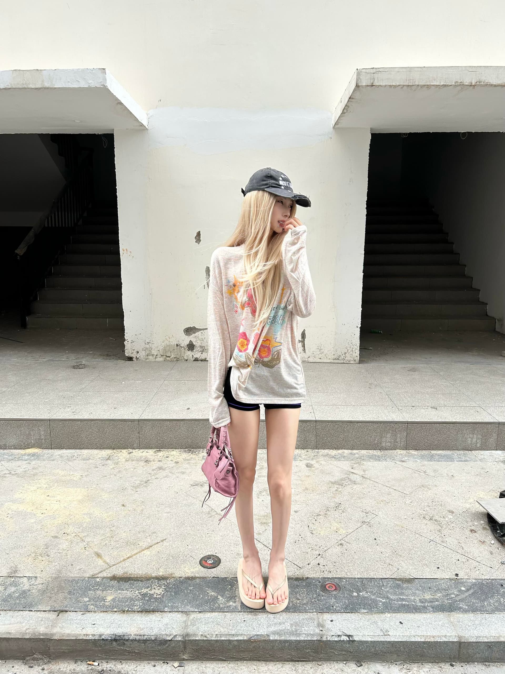 꽃무늬 나비 페인팅 블라우스 얇은 스타일 물리학 자외선 차단 남녀 국가 트렌디 웃음 하 트렌드 외출용 긴팔 맨위 상세 이미지 2
