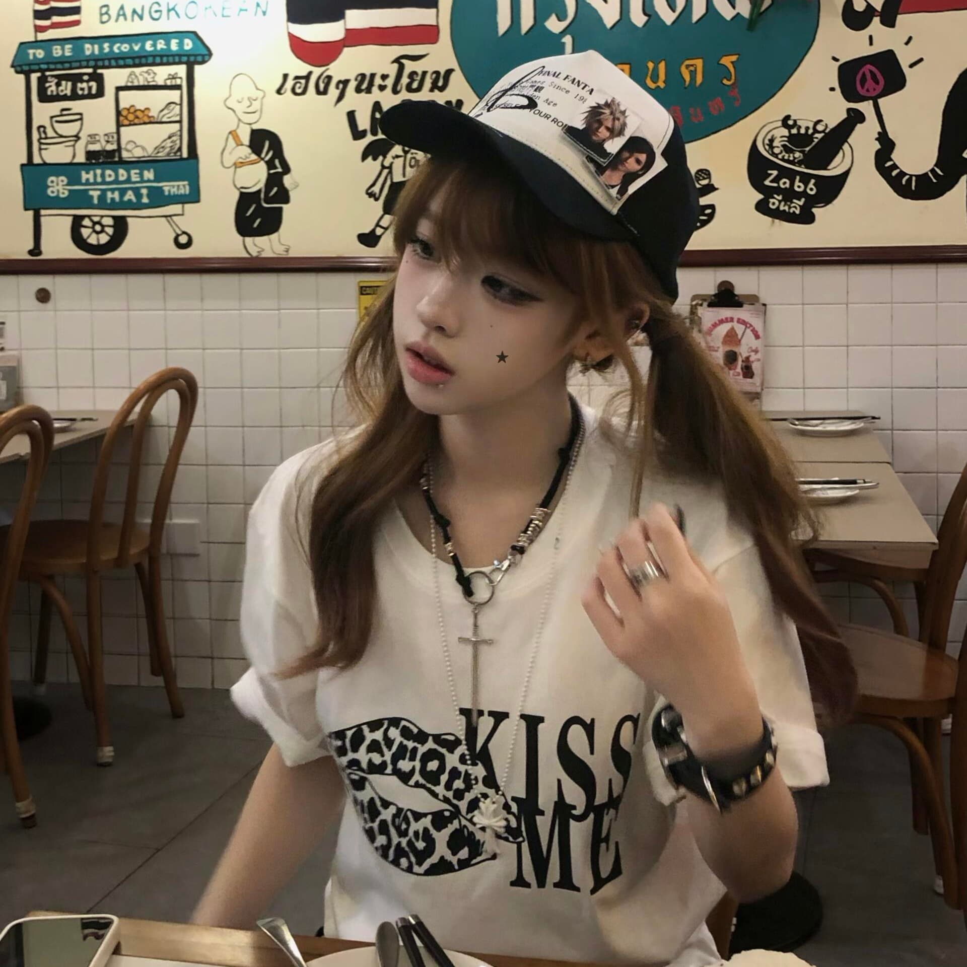 아메리칸 레트로 거리 디자인 센스 표범 키스 알파벳 프린트 여름 새로운 루즈핏 순면 무거운 반팔 티셔츠 여성 이미지 5