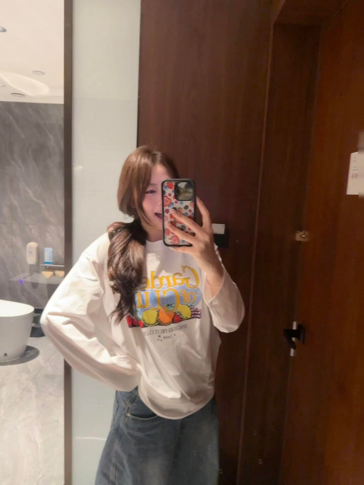 한 부서 알파벳 프린트 긴팔 티셔츠 여성 봄 루즈핏 느긋한 디자인 센스 다용도 캐주얼 맨위 상세 이미지 4