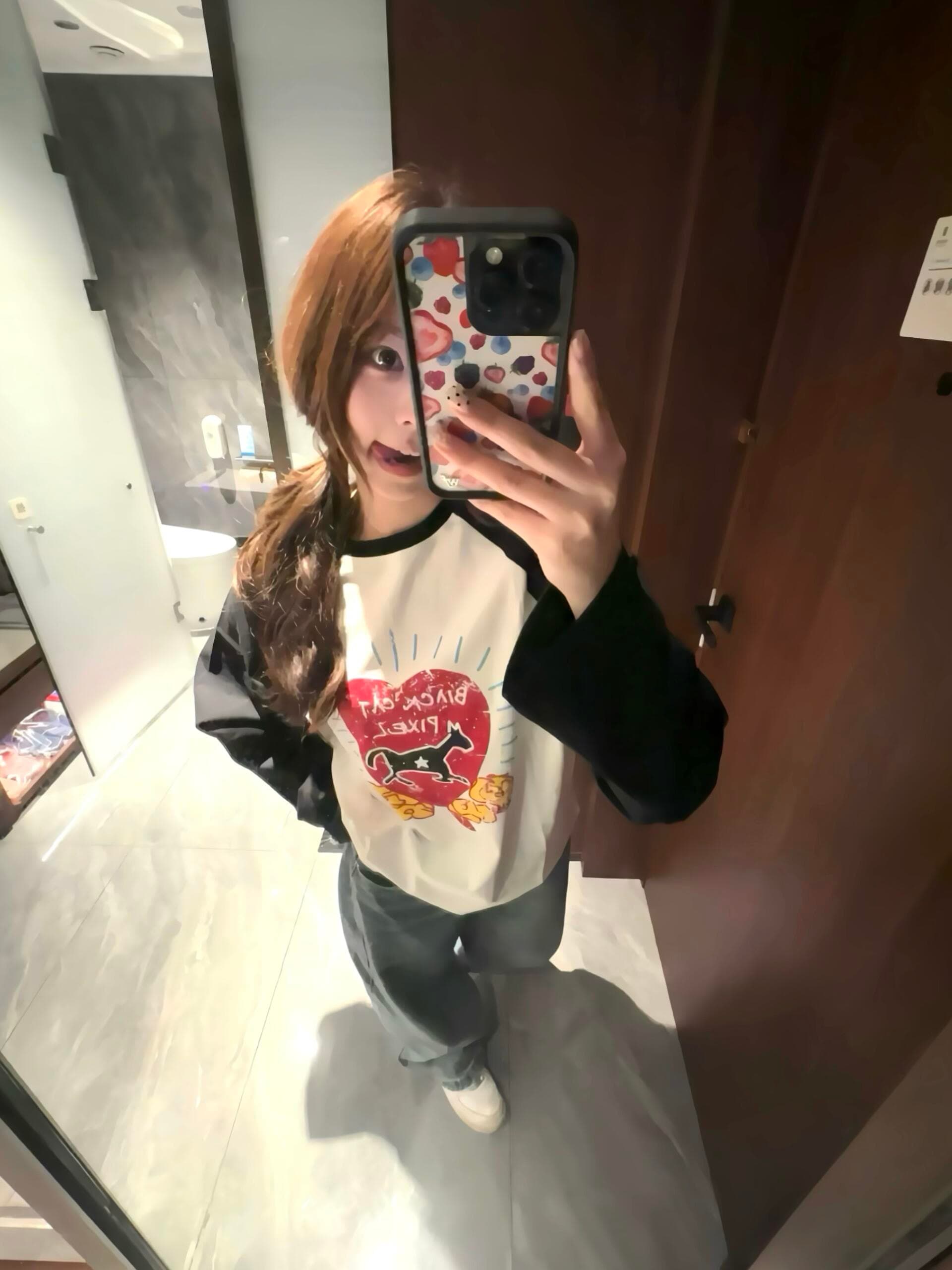 아메리칸 레트로 배색 삽입 어깨 긴팔 티셔츠 여성 2026 가을 새로운 기본 셔츠 프린트 순면 맨위 상세 이미지 1