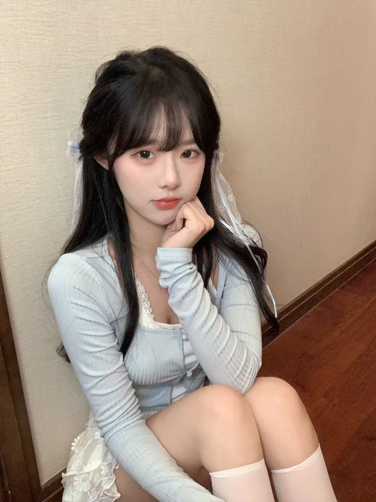 레이스 레이스 긴팔 티셔츠 여성 가을 겨울 페이크 레이어드 몸매 가꾸기 슬림해 보이는 맨위 기본 셔츠 상세 이미지 4