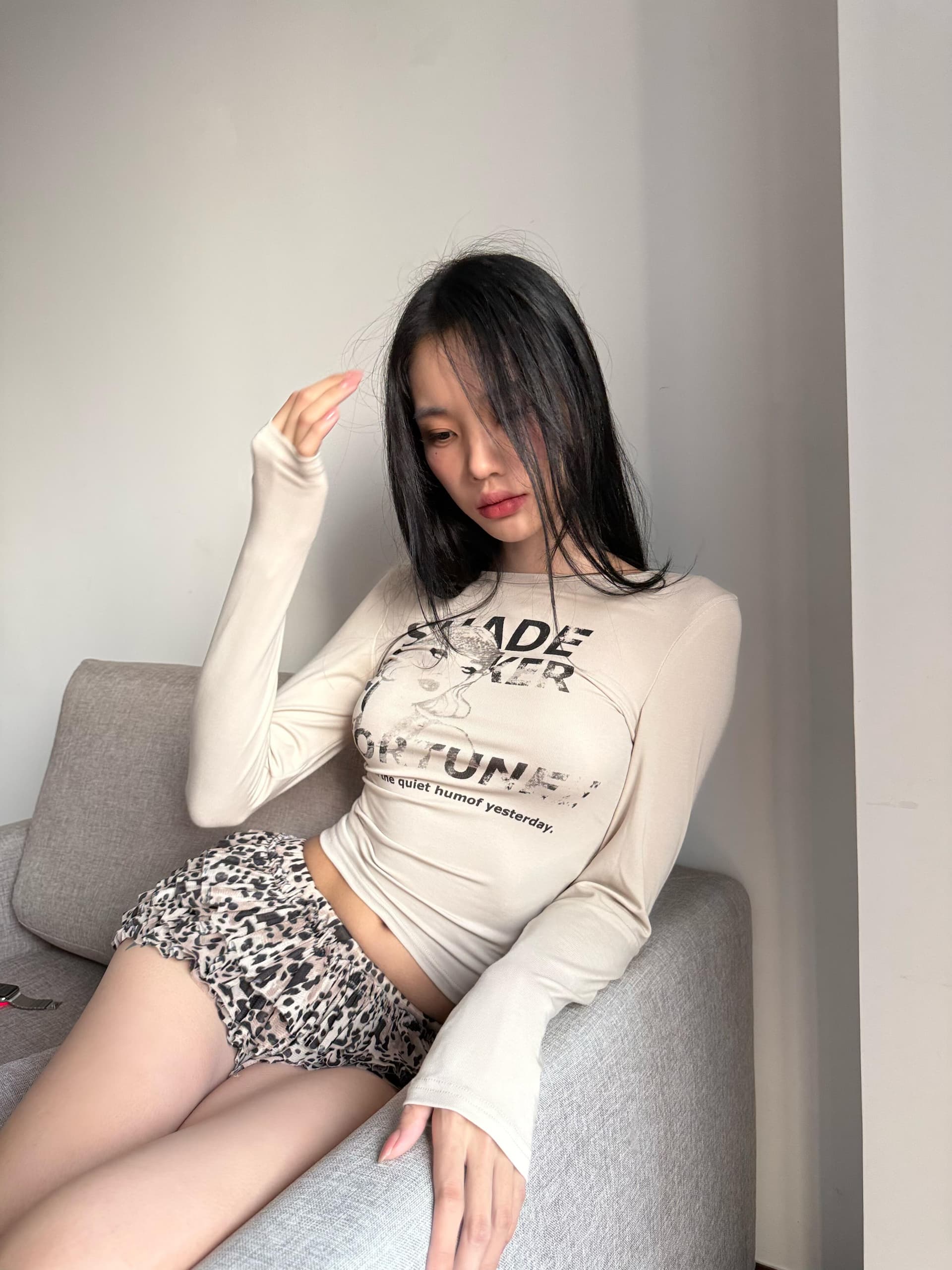 아메리칸 핫걸 만화 소녀 긴팔 티셔츠 여성 가을 2025 새로운 몸매 가꾸기 타이트 인사이드 가져 가라. 기본 셔츠 맨위 이미지 3