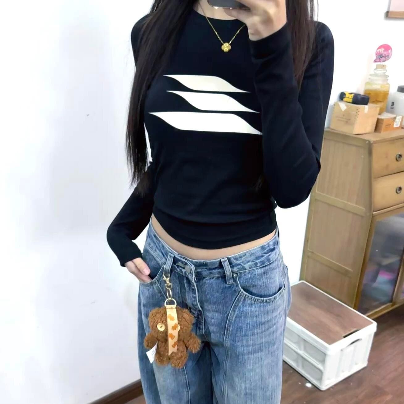 아메리칸 핫걸 검정색 프린트 긴팔 티셔츠 여성 봄 가을 새로운 몸매 가꾸기 슬림해 보이는 기본 셔츠 디자인 센스 맨위 트렌디 이미지 5