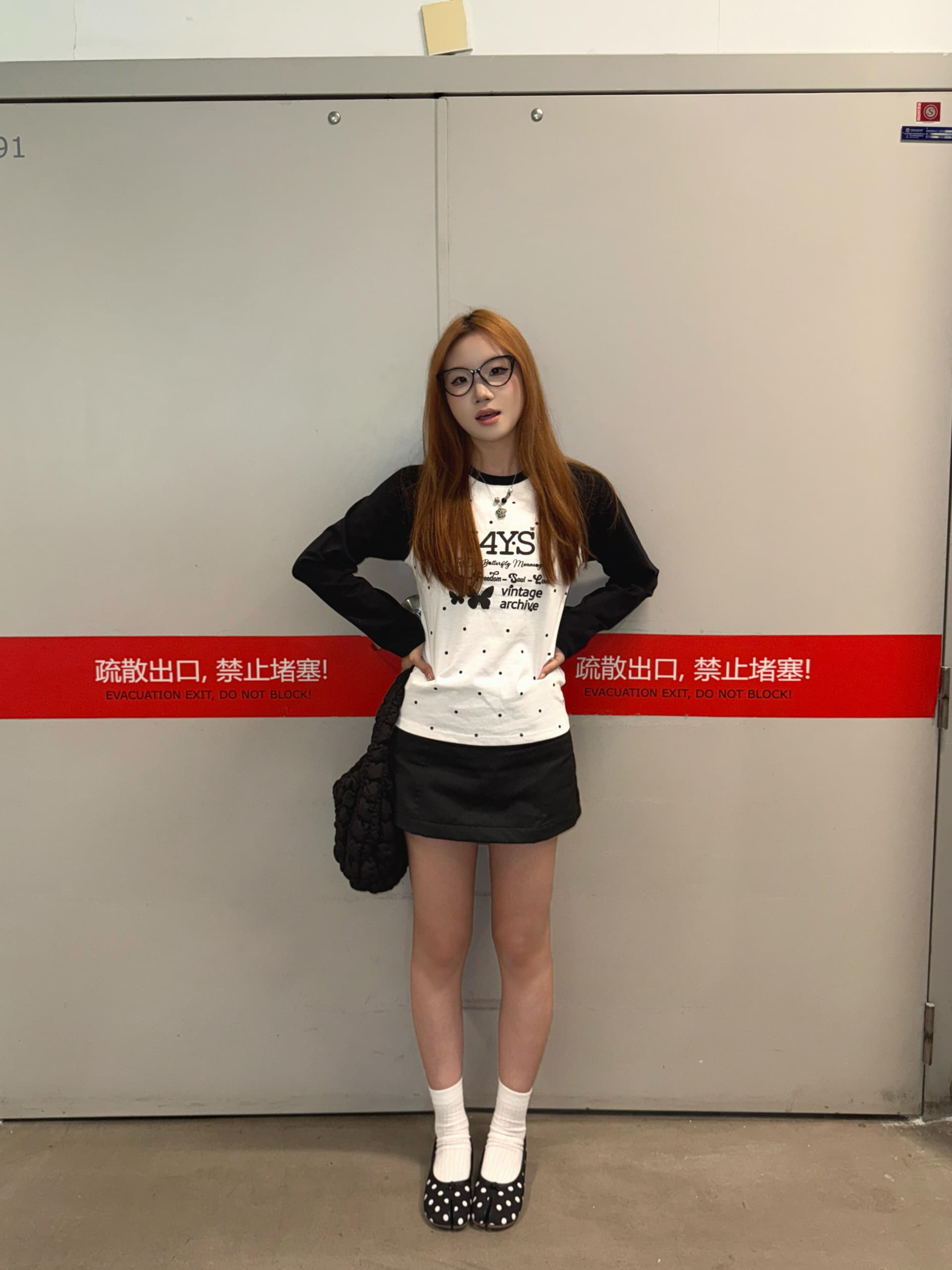 한 부서 빛 아시아 인 바람 도트 무늬 삽입 어깨 긴팔 여성 가을 캐주얼 다용도 만나는 얇은 스타일 티셔츠 핫걸 y2k 맨위 트렌디 상세 이미지 1