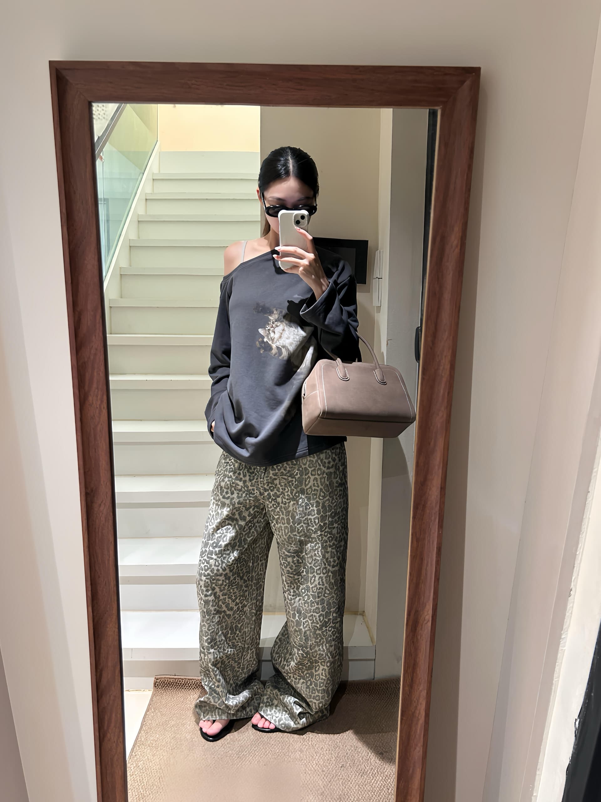 고양이 프린트 루즈핏 풀오버 캐주얼 비스듬한 어깨 오프숄더 후드티 여성 봄 가을 아메리칸 작은 대중 맨위 이미지 2
