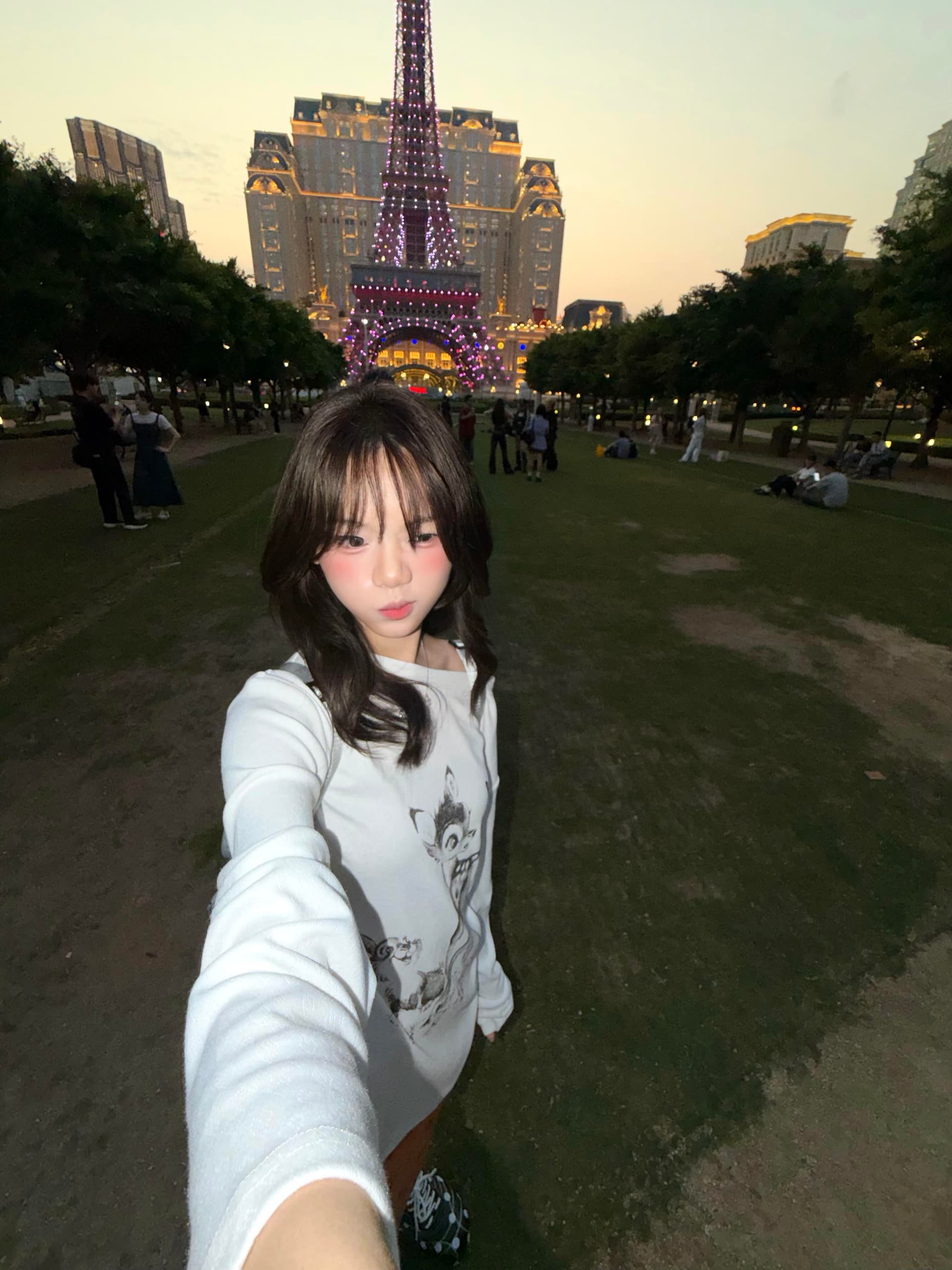 작은 사슴 토끼 프린트 티셔츠 여성 긴 소매 이른 가을 새로운 루즈핏 비스듬한 어깨 다용도 맨위 이미지 2