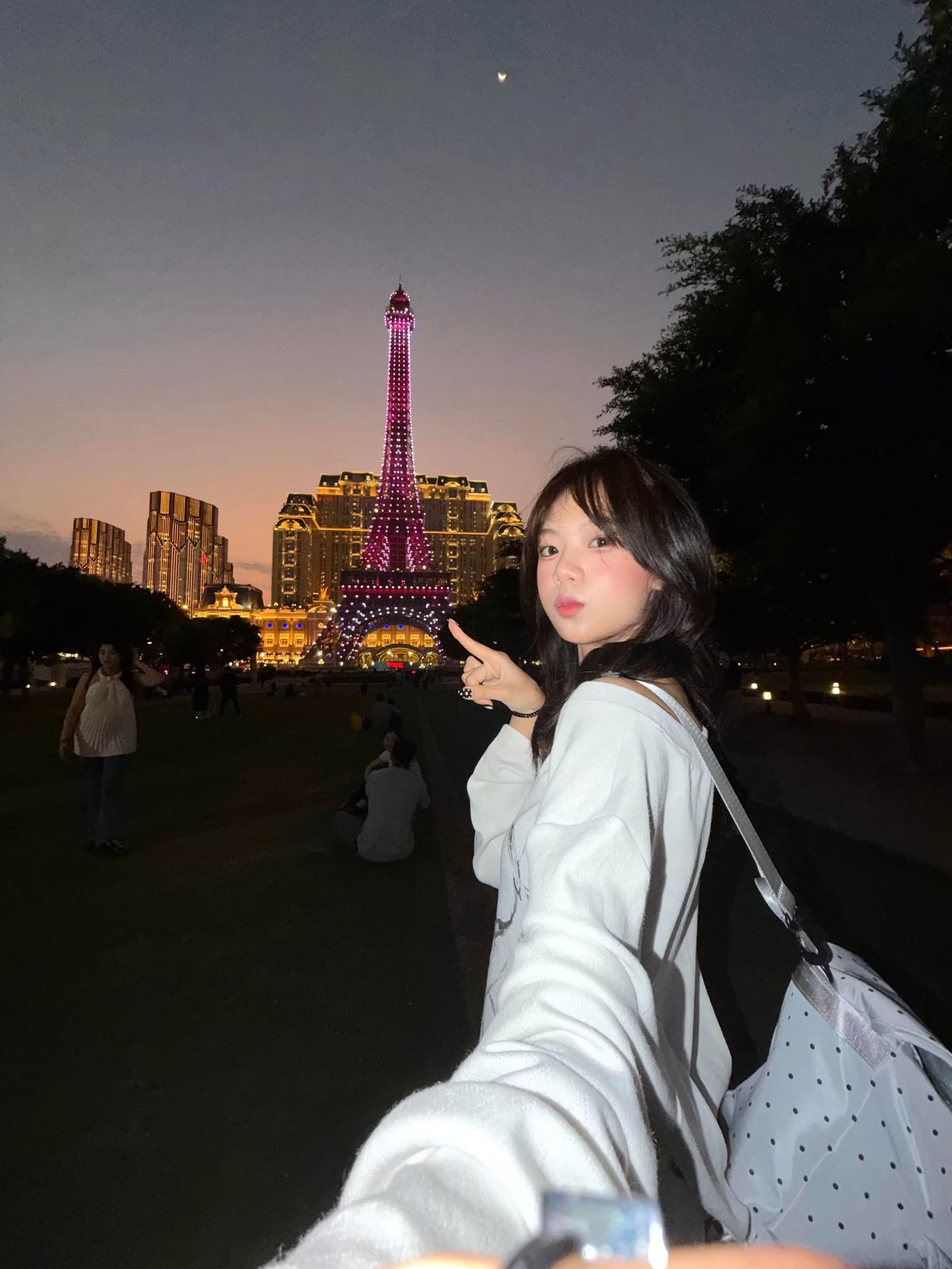 작은 사슴 토끼 프린트 티셔츠 여성 긴 소매 이른 가을 새로운 루즈핏 비스듬한 어깨 다용도 맨위 이미지 4