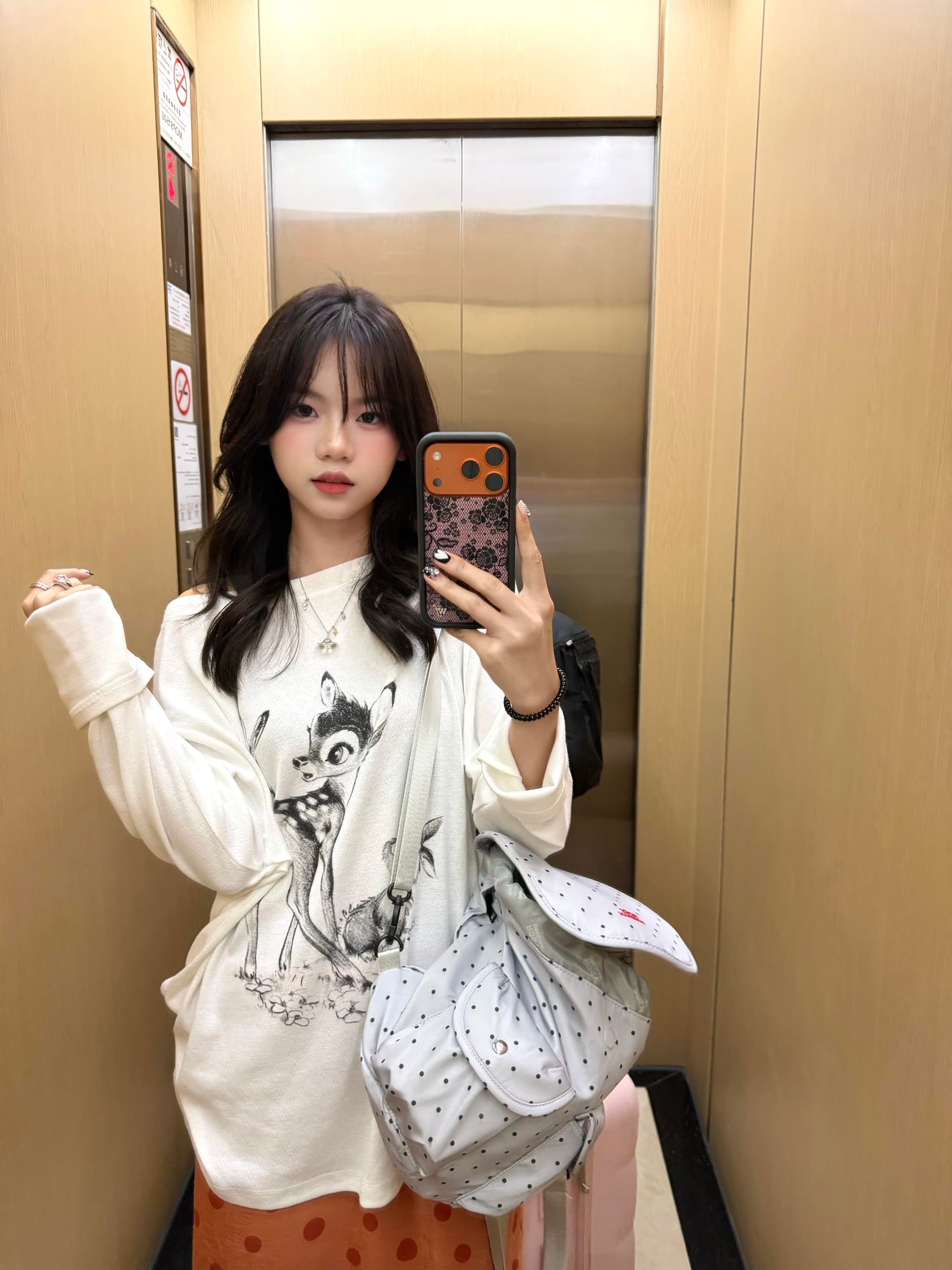 작은 사슴 토끼 프린트 티셔츠 여성 긴 소매 이른 가을 새로운 루즈핏 비스듬한 어깨 다용도 맨위 상세 이미지 1