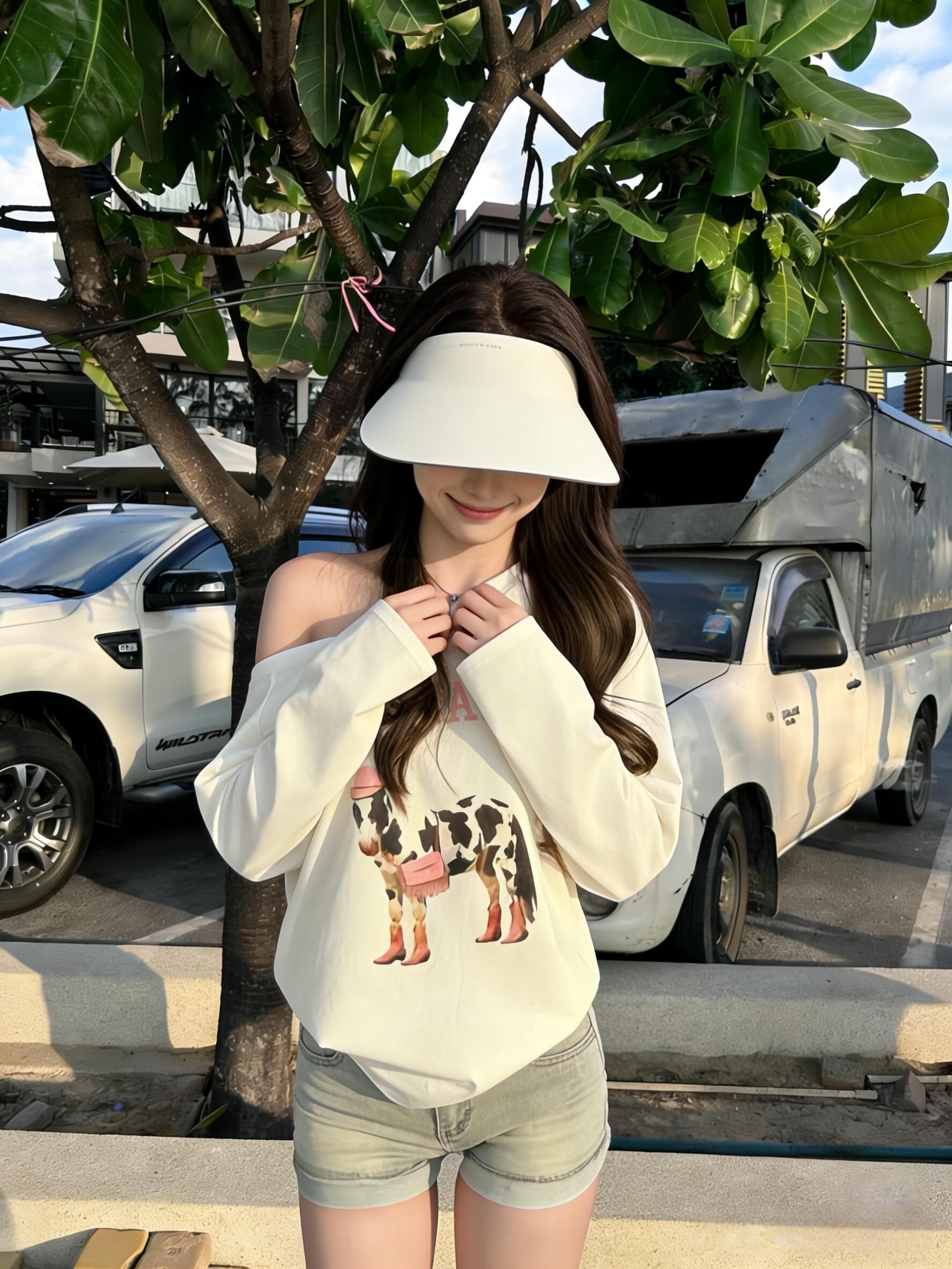 비스듬한 어깨 의류 여성 말의 해 작은 말 프린트 디자인 센스 루즈핏 핫걸 오프숄더 긴팔 티셔츠 상세 이미지 1
