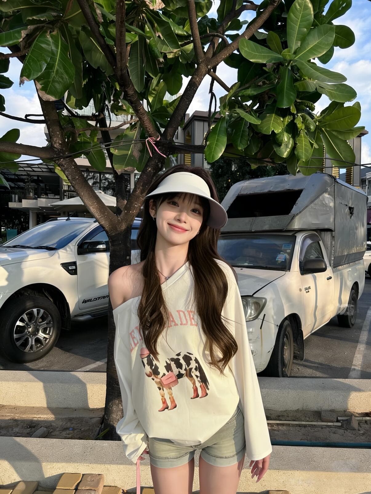 비스듬한 어깨 의류 여성 말의 해 작은 말 프린트 디자인 센스 루즈핏 핫걸 오프숄더 긴팔 티셔츠 상세 이미지 3
