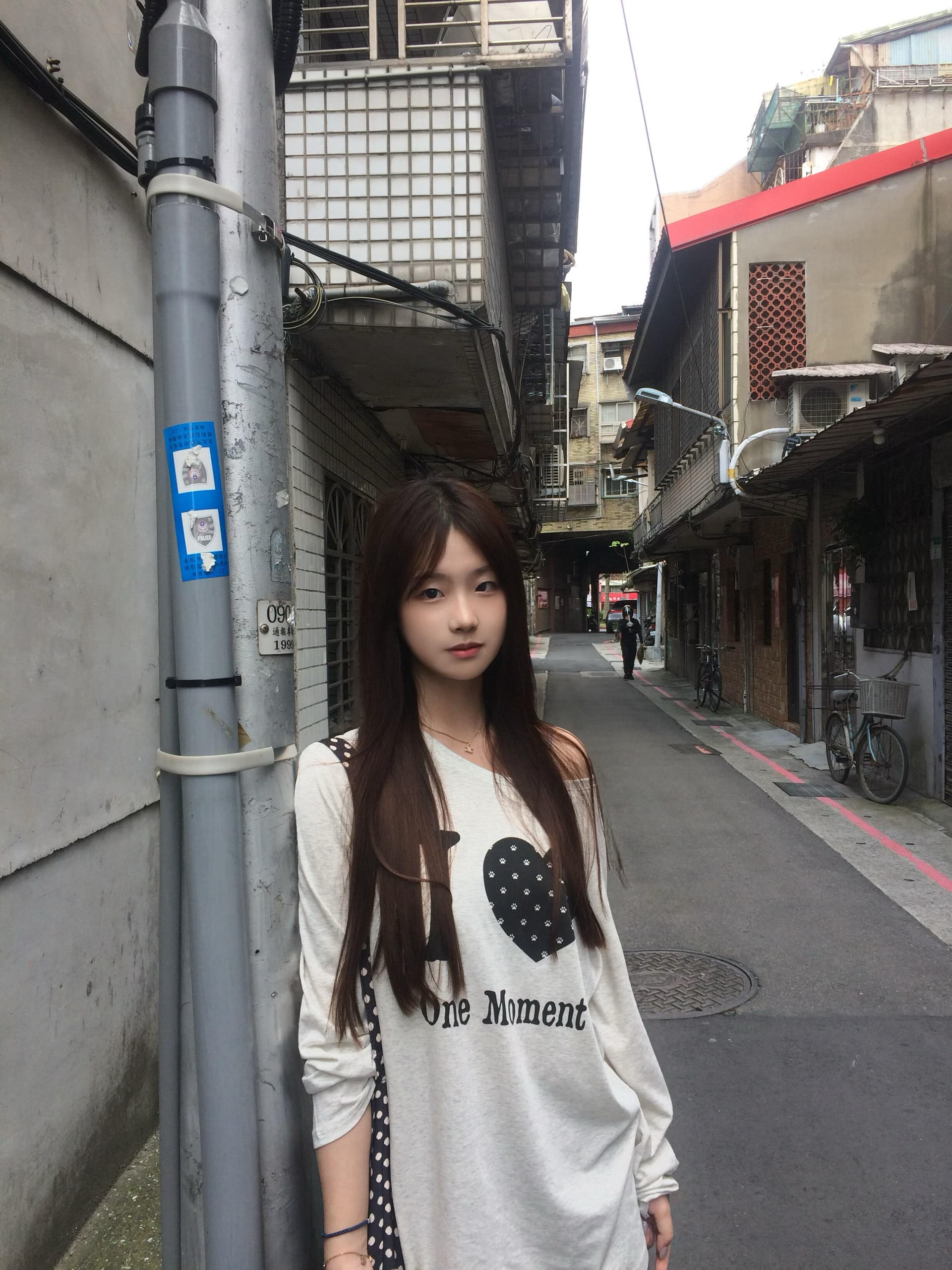 2026 레트로 아메리칸 핫걸 하트 프린트 알파벳 비스듬한 어깨 긴팔 티셔츠 여성 여름 비스듬한 어깨 루즈핏 슬림해 보이는 맨위