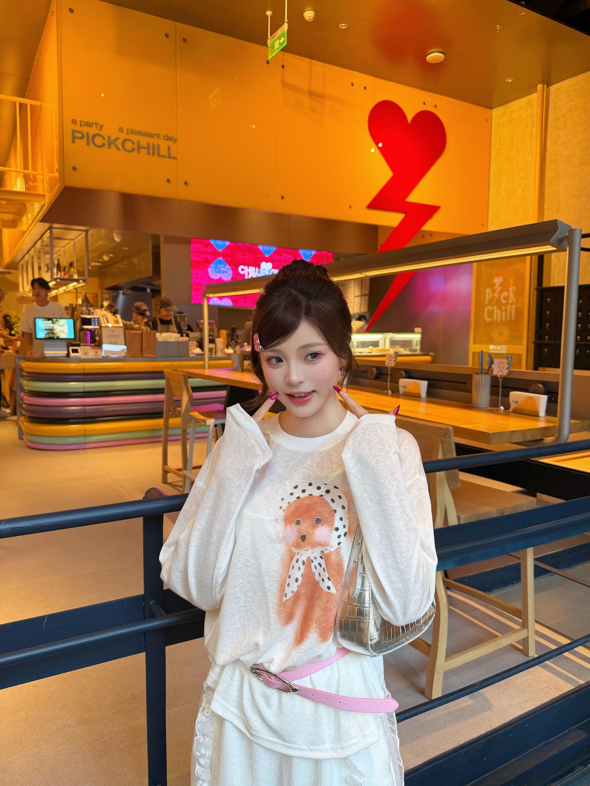 프랑스식 도트 무늬 강아지 프린트 얇은 스타일 블라우스 2026 가을 새로운 캐주얼 통기성 티셔츠 맨위