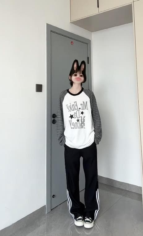 아메리칸 레트로 배색 스트라이프 긴팔 티셔츠 여성 느긋한 루즈핏 디자인 센스 작은 대중 맨위