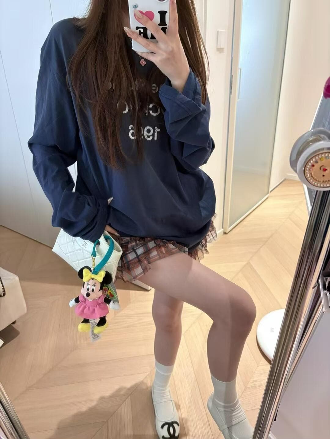 한 부서 느슨함 센스 알파벳 프린트 긴팔 티셔츠 여성 가을 얇은 스타일 루즈핏 느긋한 바람 맨위 인사이드 가져 가라. 기본 셔츠 이미지 2