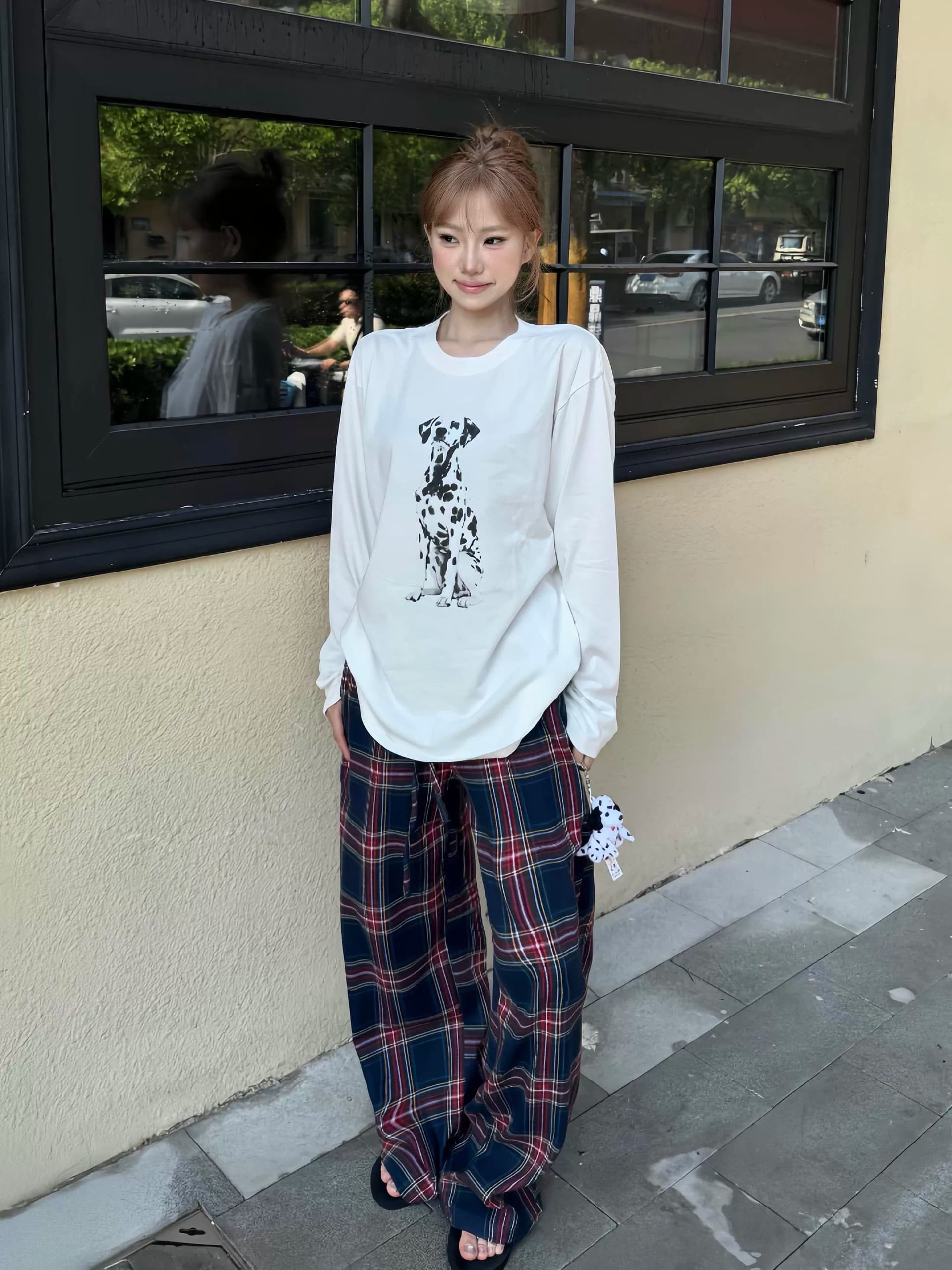 아메리칸 순면 화이트 긴팔 티셔츠 맨위 디자인 센스 작은 대중 한 부서 루즈핏 느긋한 바람 가을 기본 셔츠 여성 이미지 2