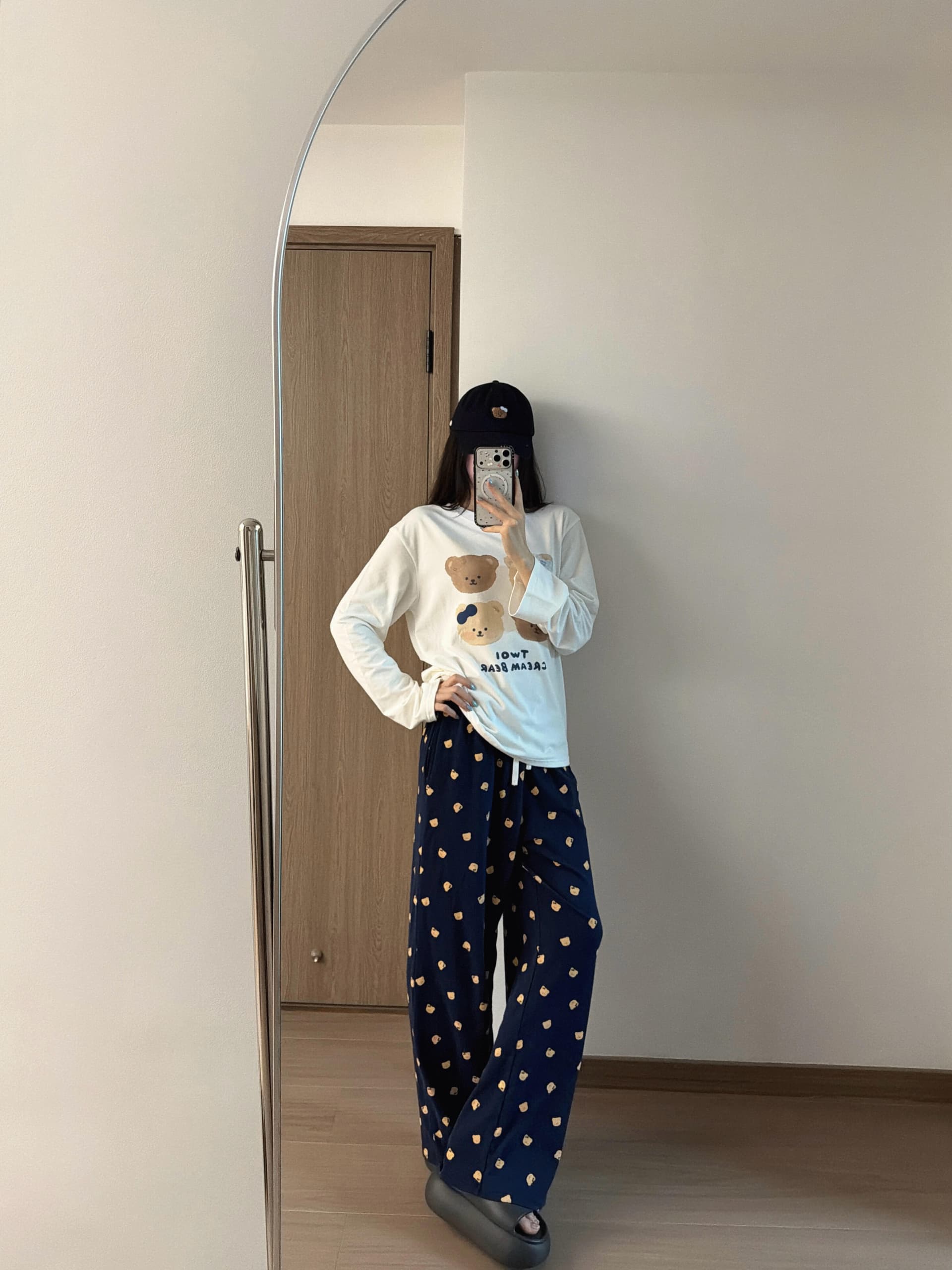 귀여운 우유 곰 프린트 순면 긴팔 티셔츠 여성 봄 가을 새로운 루즈핏 다용도 디자인 센스 기본 셔츠 맨위 트렌디 상세 이미지 4