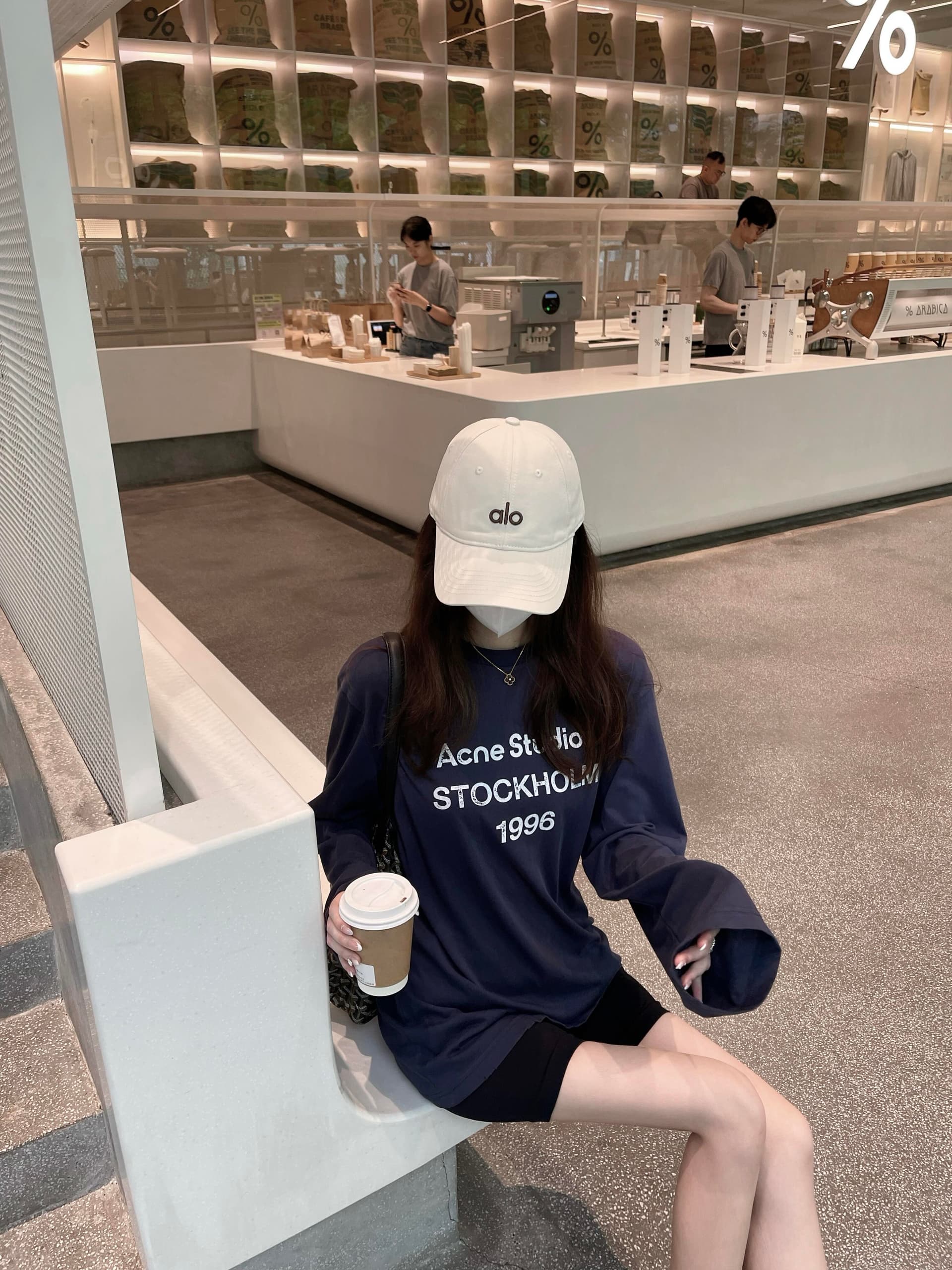 한 부서 느슨함 센스 알파벳 프린트 긴팔 티셔츠 여성 가을 얇은 스타일 루즈핏 느긋한 바람 맨위 인사이드 가져 가라. 기본 셔츠