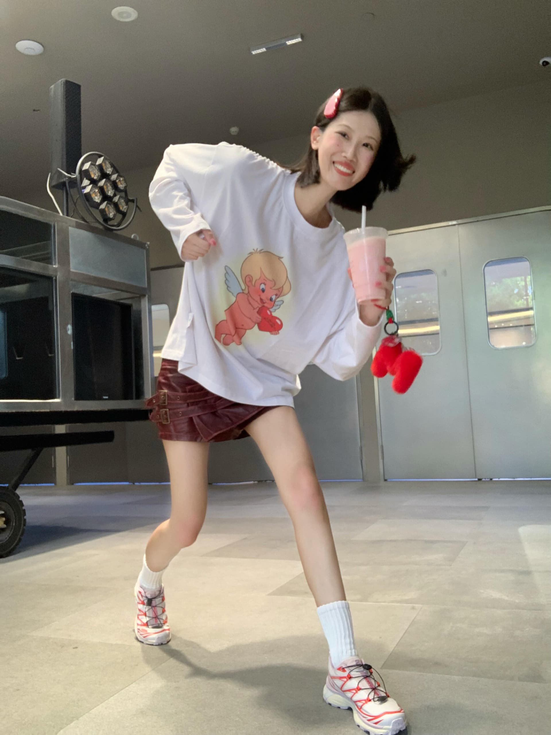 한국 작은 대중 ins 가을 새로운 귀여운 애니메이션 천사 프린트 루즈핏 캐주얼 순면 무거운 긴팔 티셔츠 여성 상세 이미지 4