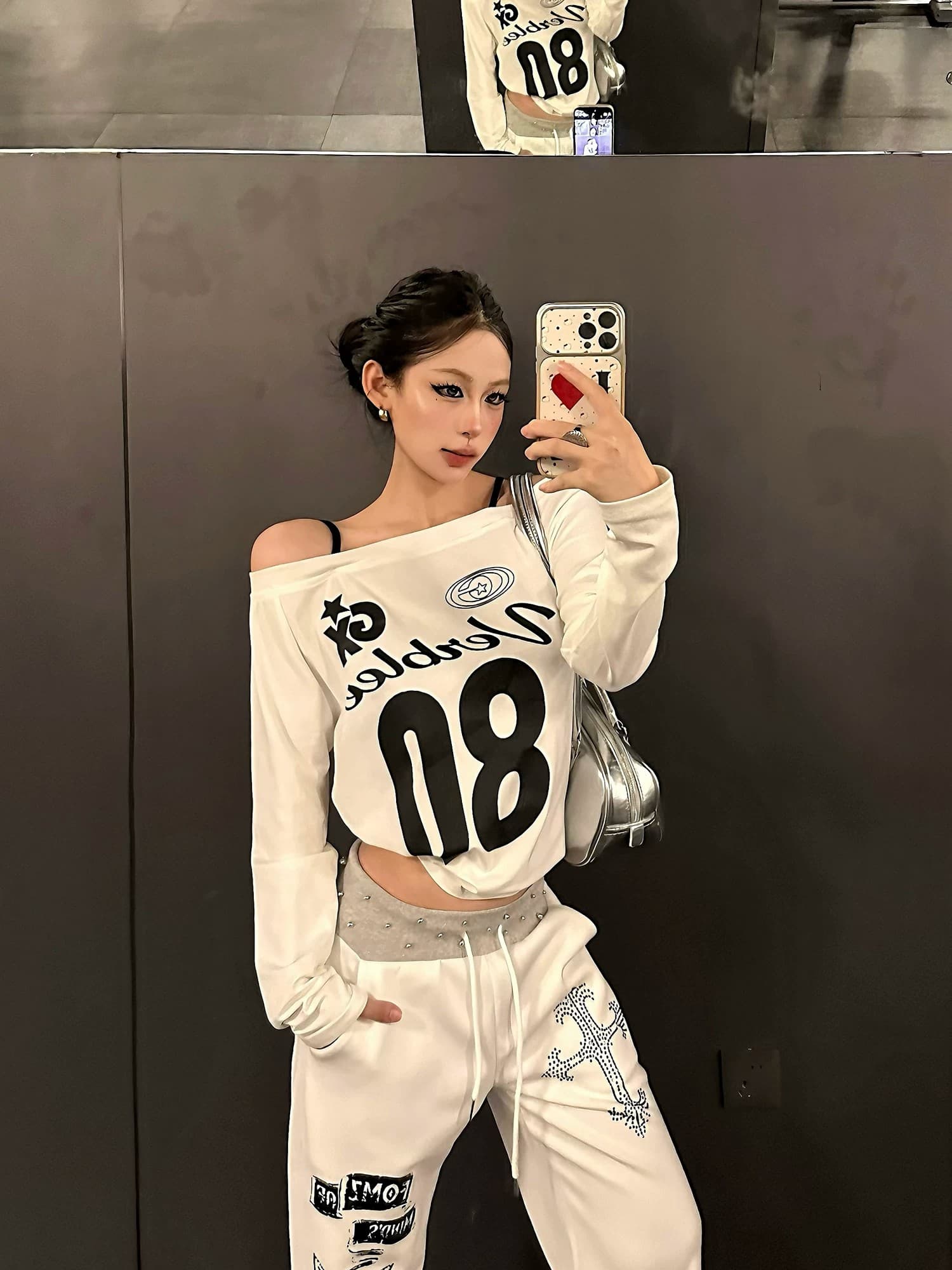 아메리칸 높음 거리 알파벳 숫자 프린트 긴팔 티셔츠 여성 이른 가을 새로운 루즈핏 오프숄더 맨위 이미지 2