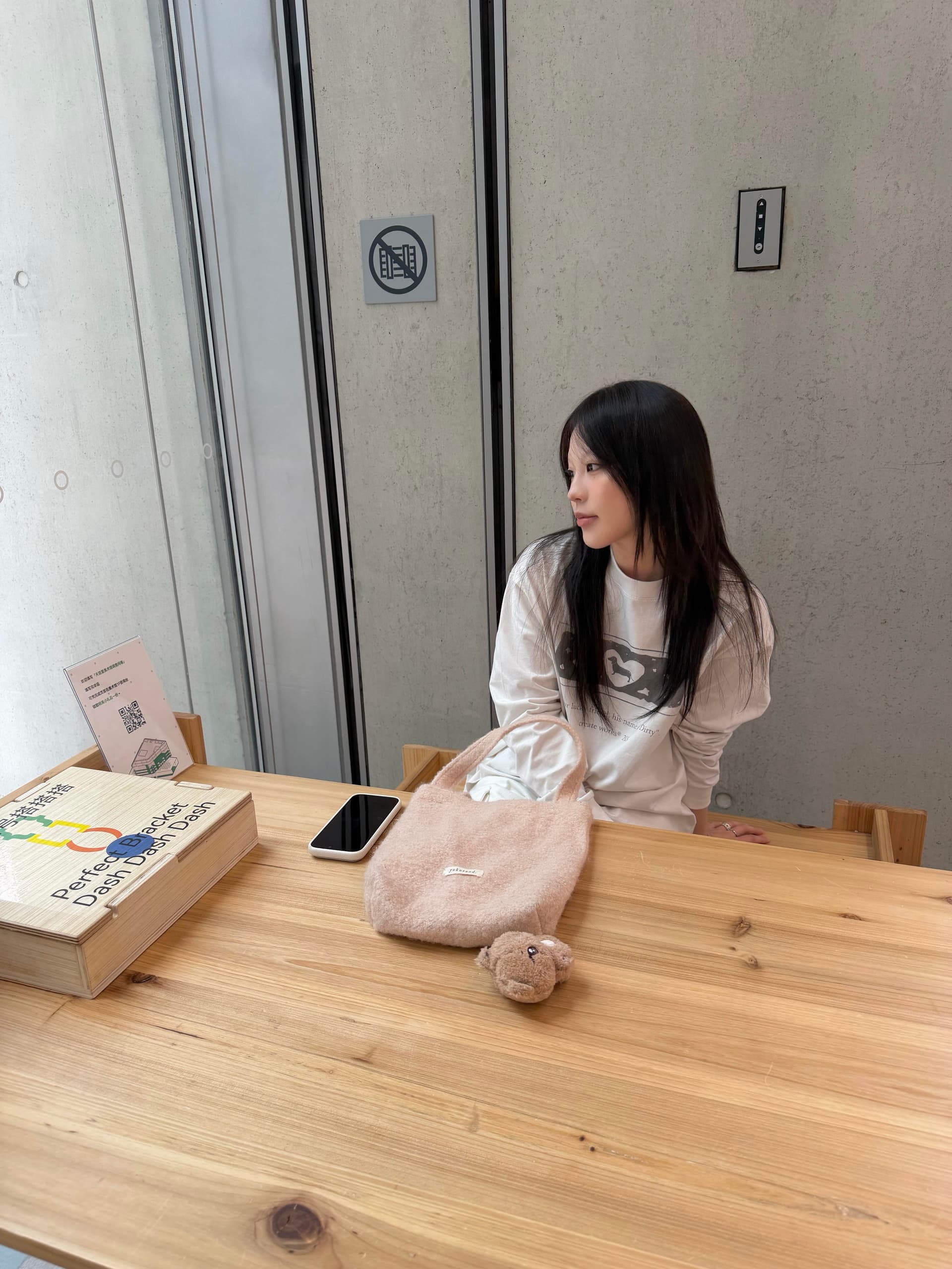한 부서 chic 강아지 프린트 긴팔 티셔츠 여성 2026 가을 새로운 루즈핏 캐주얼 작은 대중 그레이트 봐. 의류 이미지 3