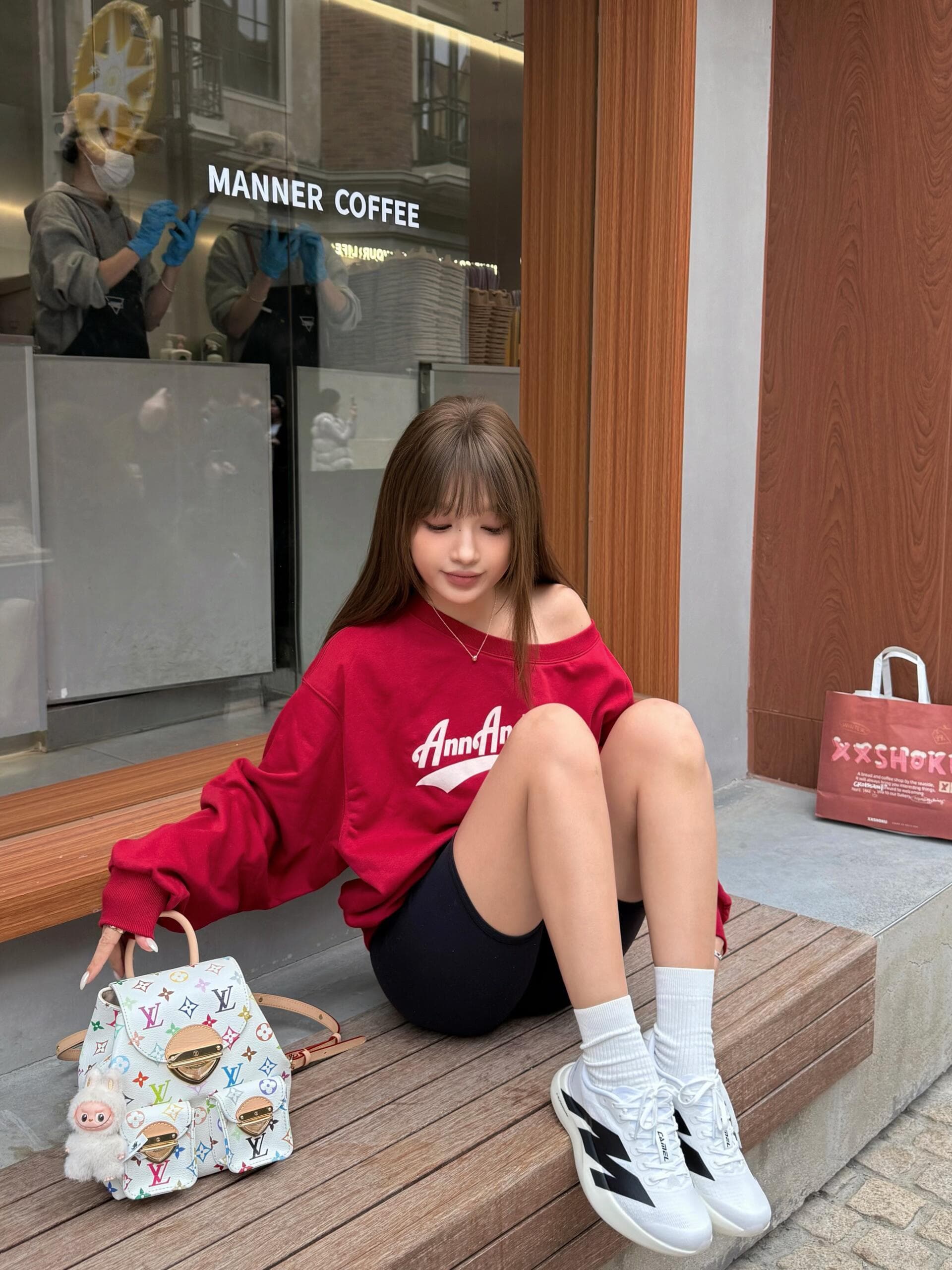 핫걸 순수한 욕망 빨간색 알파벳 비스듬한 어깨 긴팔 후드티 여성 가을 루즈핏 디자인 센스 오프숄더 캐주얼 레트로 맨위 이미지 2