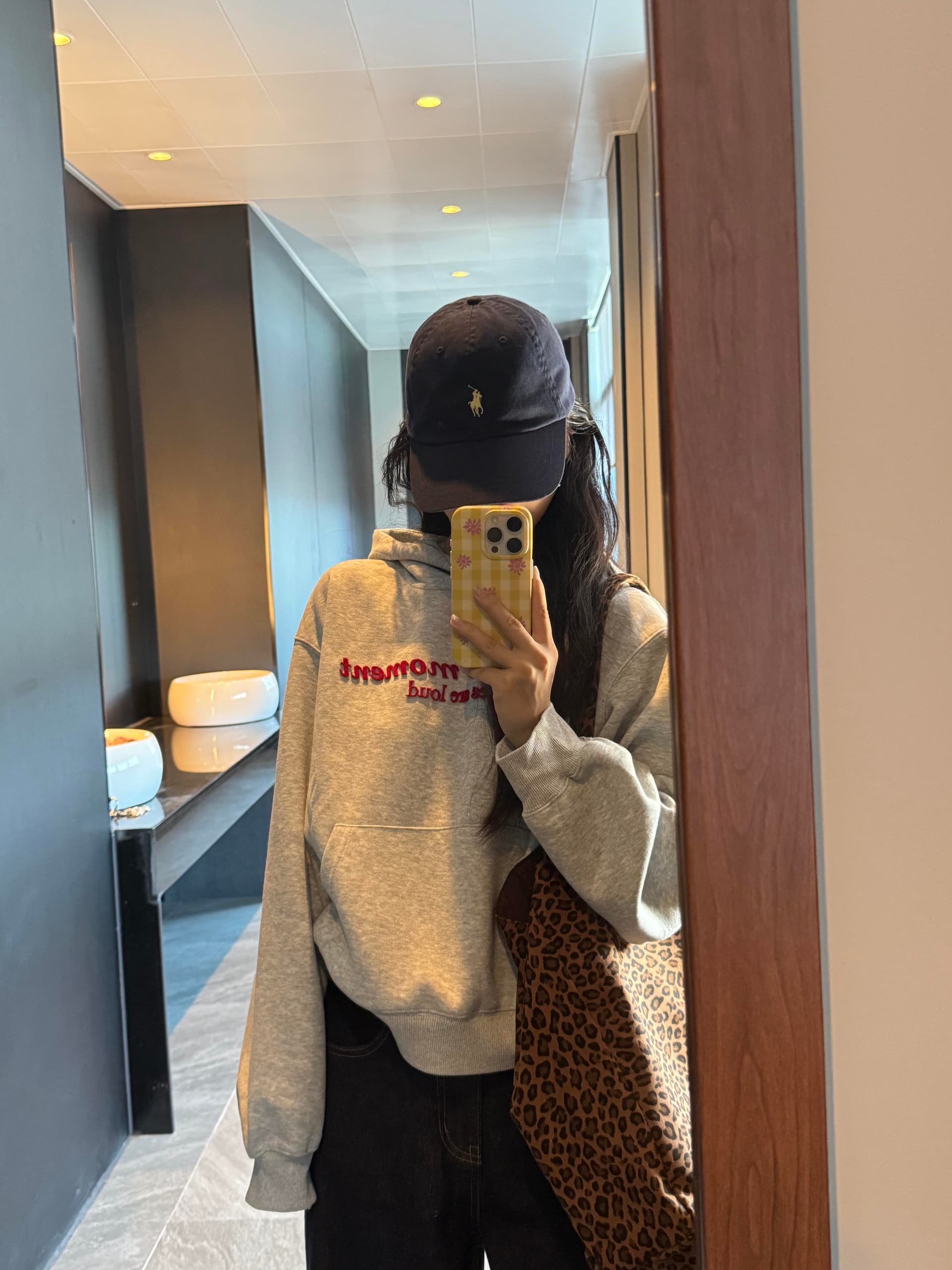 한 부서 레트로 회색 알파벳 자수 후드 티 스웨터 여성 느긋한 바람 루즈핏 캐주얼 긴팔 풀오버 맨위 가을 이미지 3