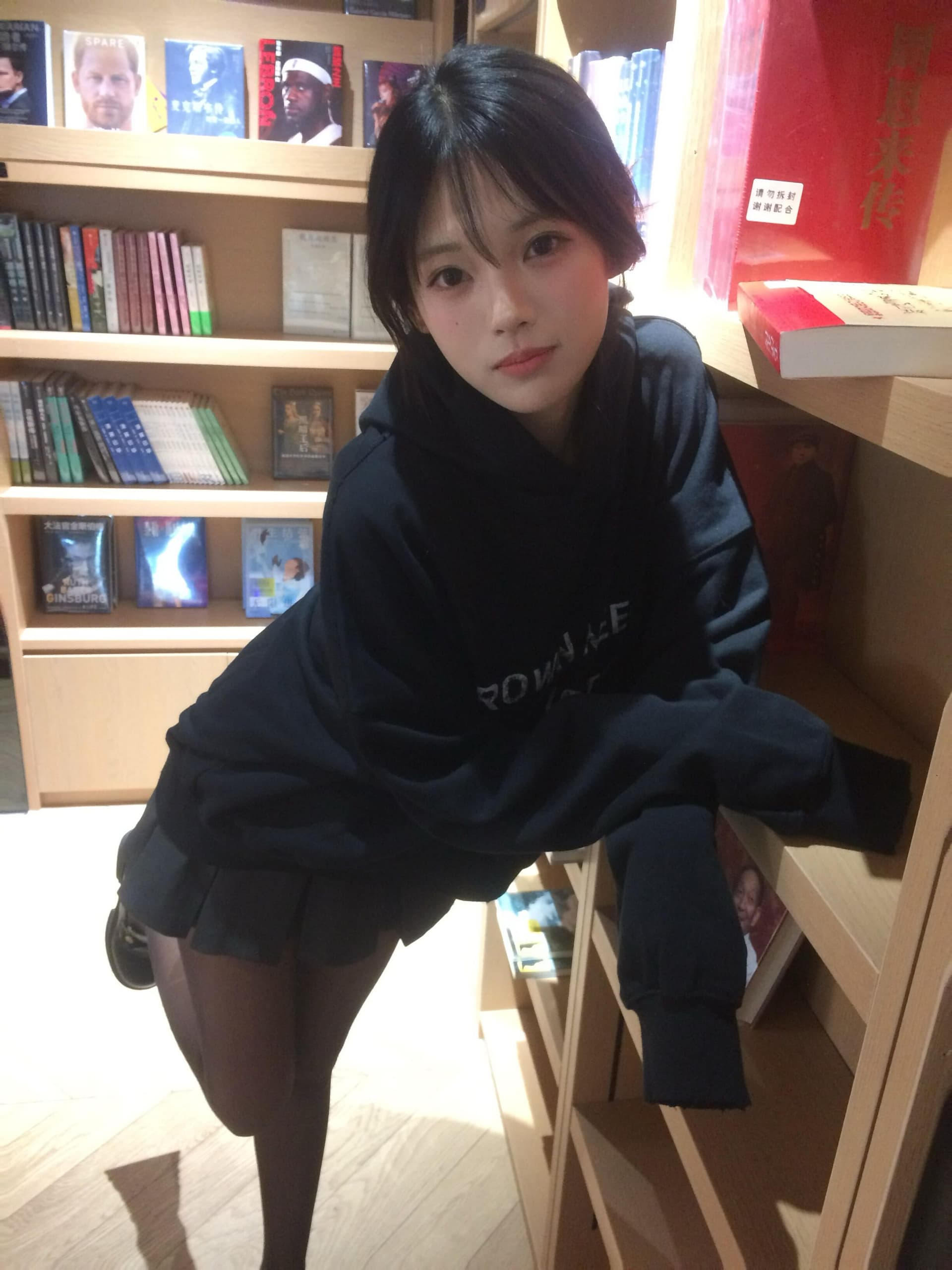 아메리칸 레트로 디자인 센스 마 오래된 알파벳 프린트 가을 겨울 새로운 루즈핏 순면 후드 티 스웨터 여성 이미지 4