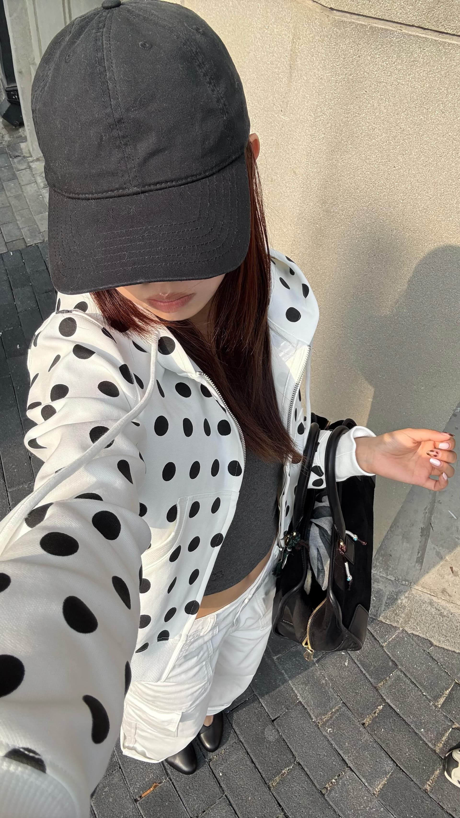 한국 작은 대중 ins 재미있는 화이트 도트 무늬 핫걸 쇼트 스타일 몸매 가꾸기 지퍼 후드 티 스웨터 여성 코트 가을 섹션 상세 이미지 3