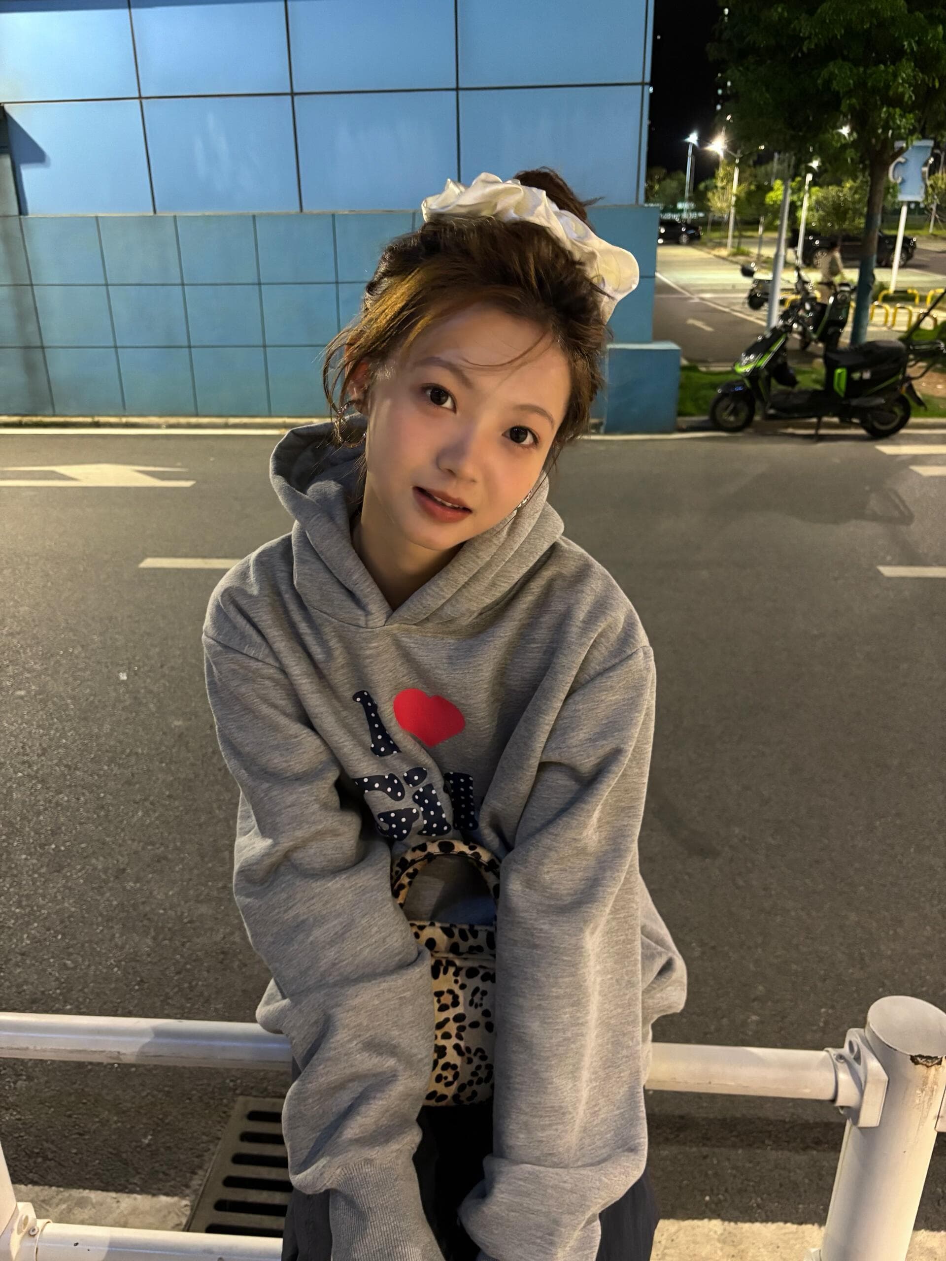 아메리칸 레트로 조수 브랜드 하트 알파벳 프린트 후드 티 스웨터 여성 가을 겨울 긍정적 인 어깨 재킷 털이 있는 이미지 3