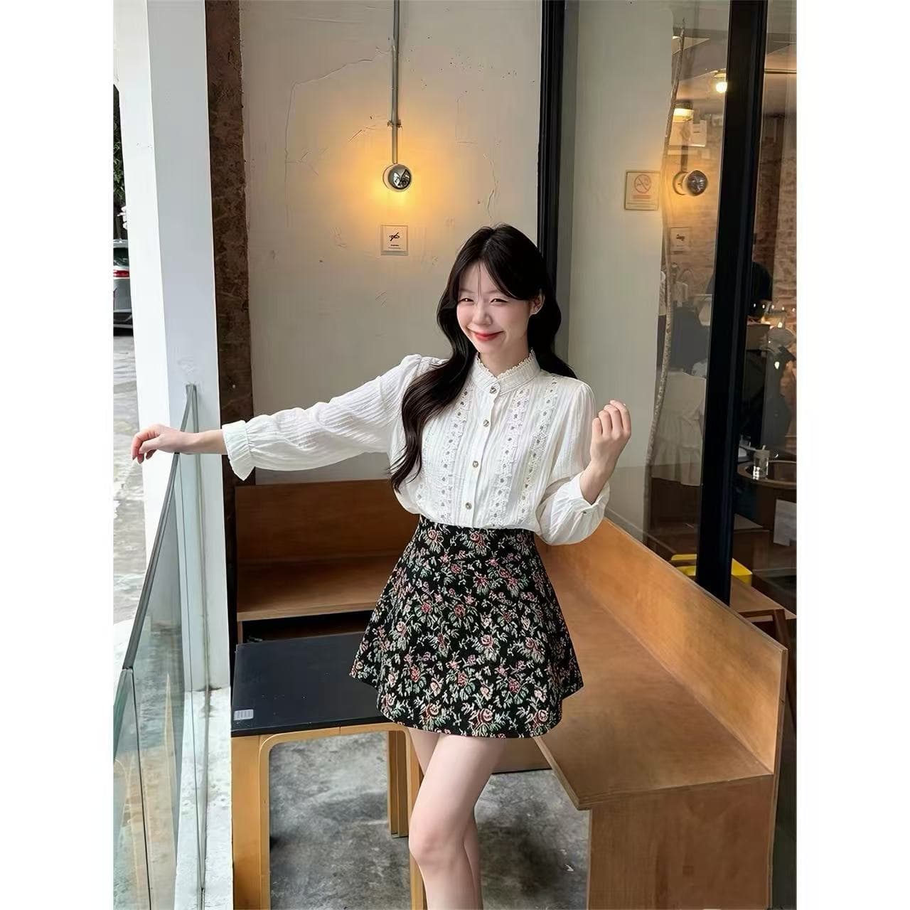 작은 샤넬 스타일 품격 명문 여성 고급 센스 레이스 홀로우 아웃 긴팔 셔츠 하이웨이스트 꽃무늬 미니 스커트 투피스 세트 이미지 4
