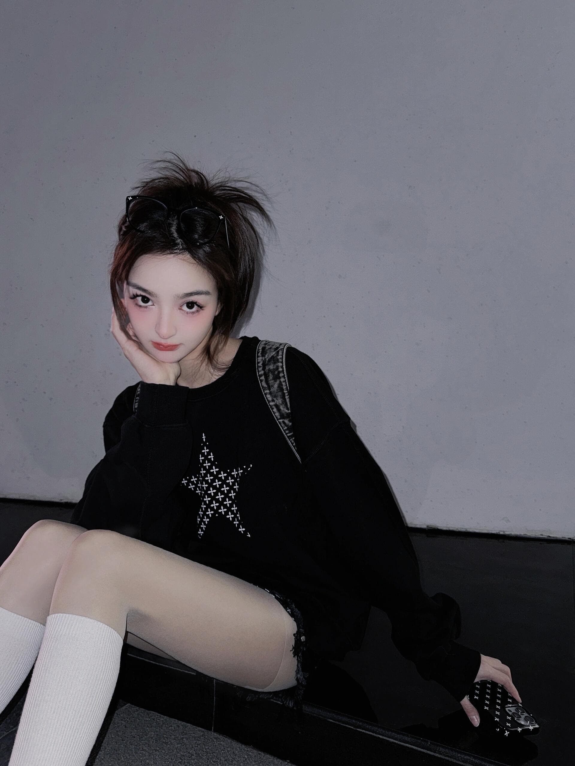 아메리칸 레트로 별 프린트 순면 후드티 여성 가을 겨울 털이 있는 루즈핏 라운드 넥 학원 스타일 검정색 캐주얼 맨위