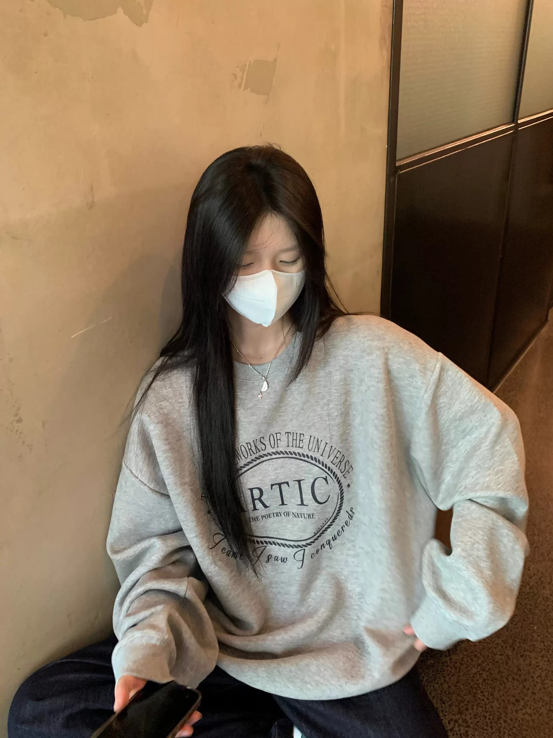 부드러운 찹쌀 라운드 넥 프린트 털이 있는 풀오버 스웨트셔츠 여성 가을 겨울 루즈핏 느긋한 아메리칸 레트로 캐주얼 맨위 이미지 3