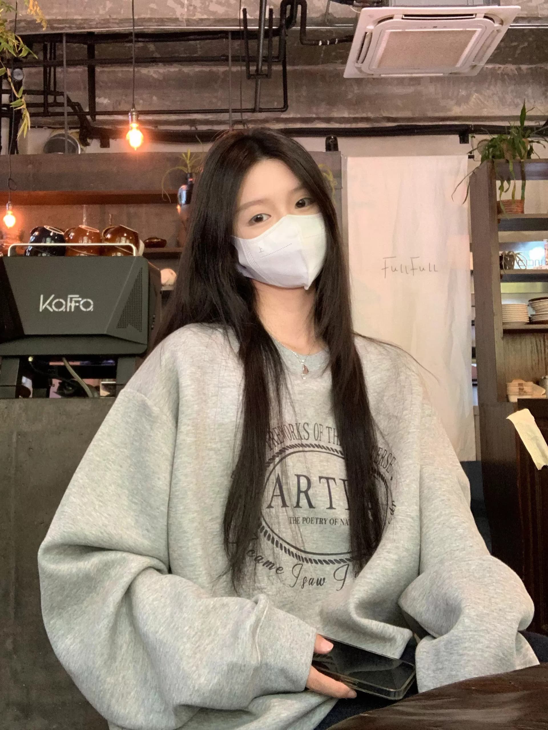 부드러운 찹쌀 라운드 넥 프린트 털이 있는 풀오버 스웨트셔츠 여성 가을 겨울 루즈핏 느긋한 아메리칸 레트로 캐주얼 맨위 상세 이미지 2
