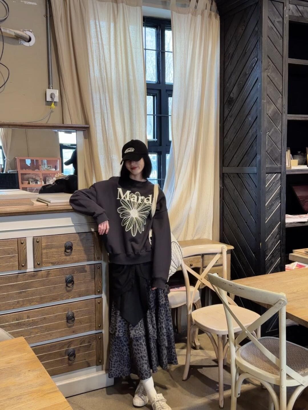 아메리칸 레트로 루즈핏 라운드 넥 후드티 여성 어두운 회색 이미지 2