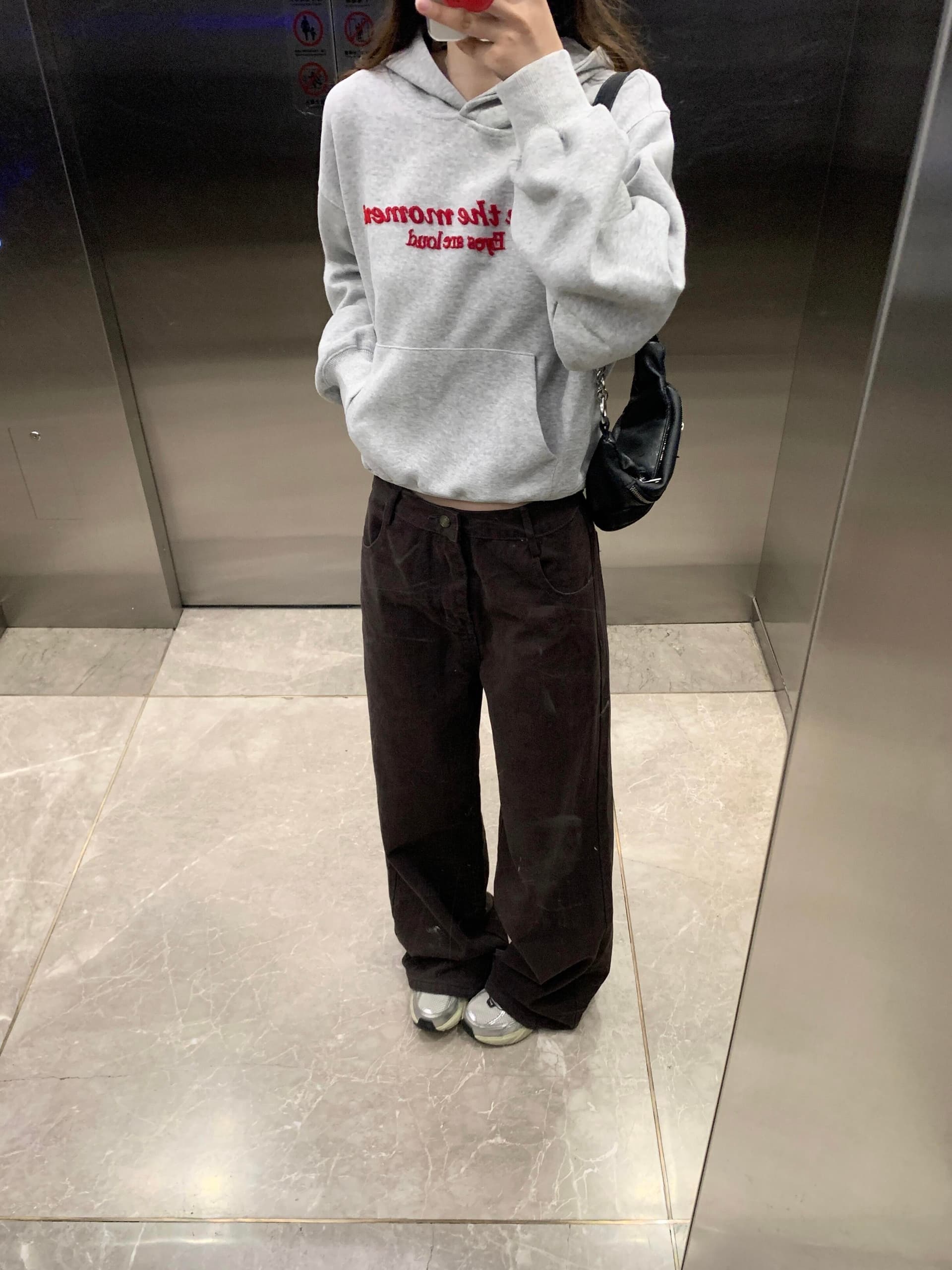 영어 자수 회색 후드 티 스웨터 2026 가을 새로운 ins 바람 루즈핏 풀오버 맨위 여성 이미지 4