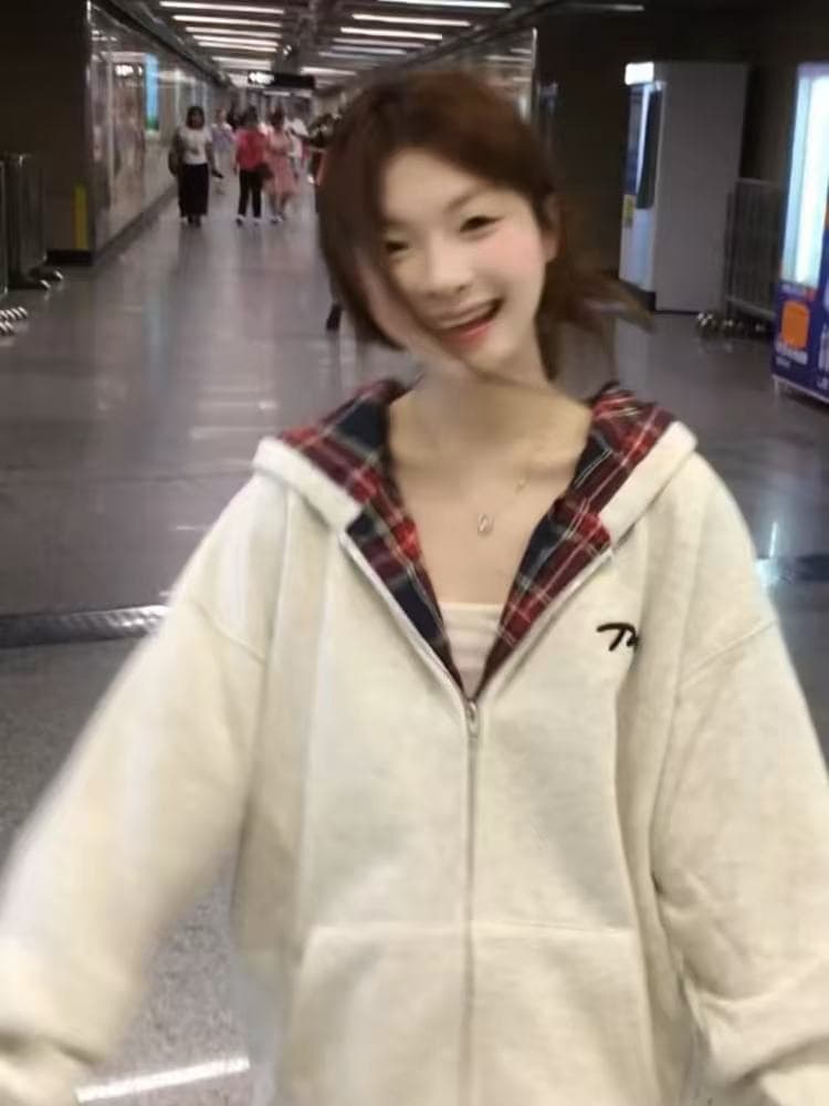 패치워크 체크무늬 후드 여성 코트 가을 겨울철 2026 새로운 화이트 회색 루즈핏 느긋한 바람 지퍼 후드티 조수 브랜드 이미지 2