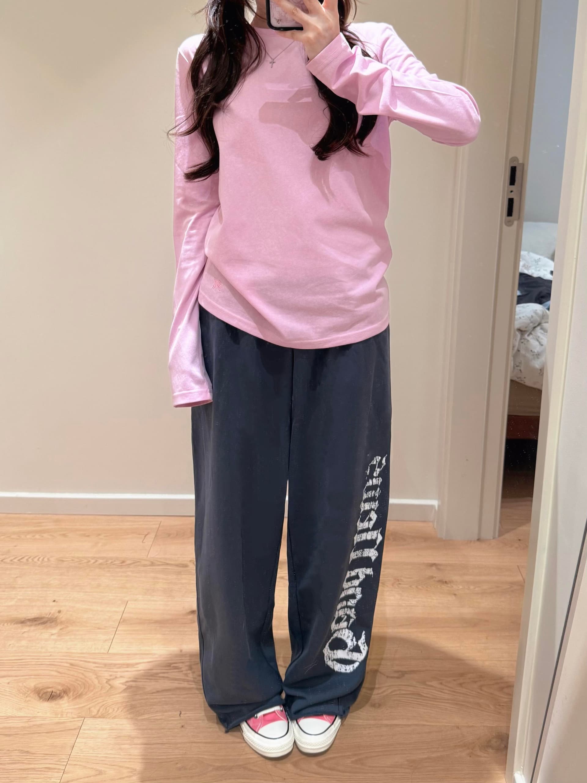 한 부서 달콤한 차가운 바람 핑크색 라운드 넥 긴팔 티셔츠 여성 이른 가을 기초 섹션 다용도 기본 셔츠 캐주얼 슬림해 보이는 맨위 이미지 2