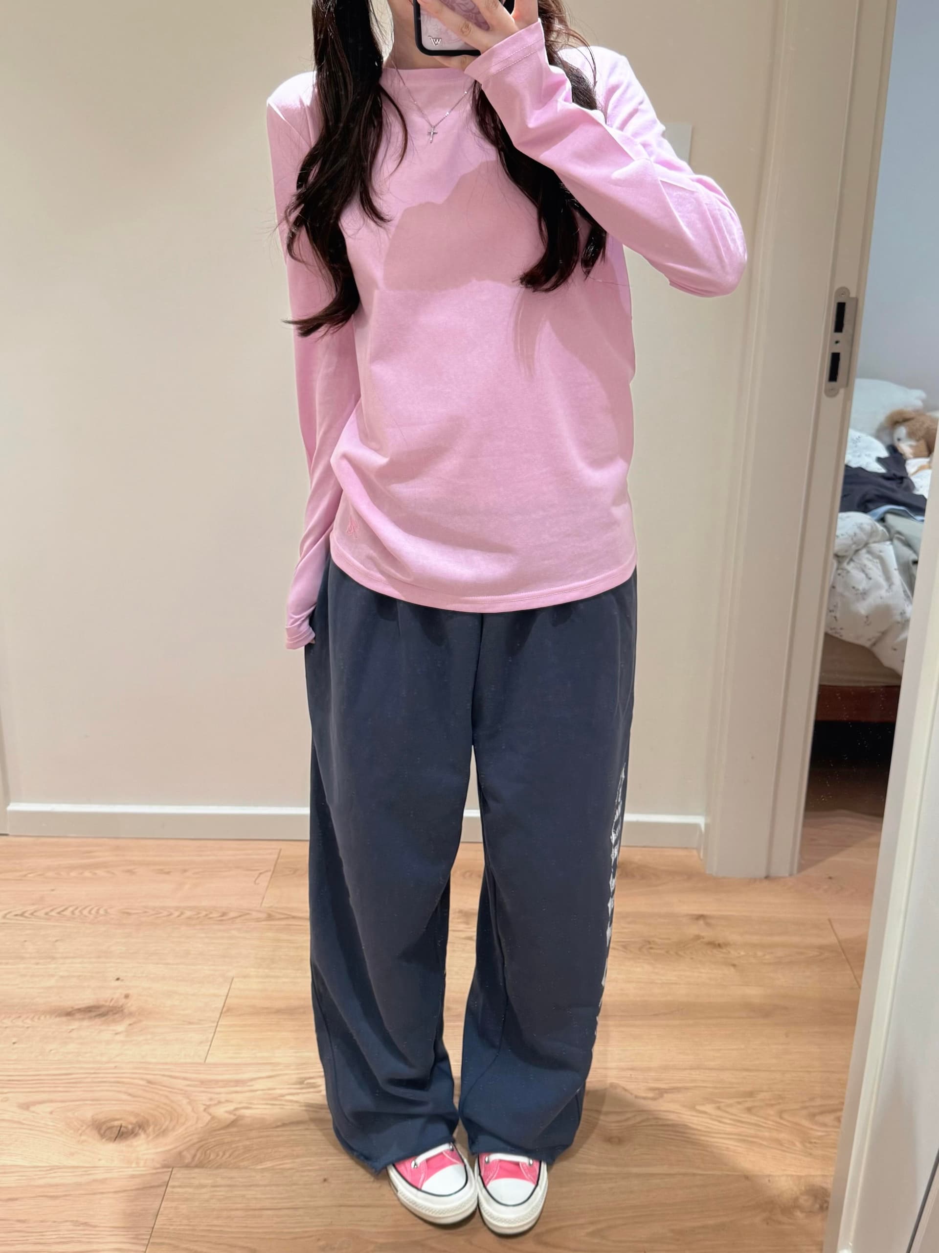 한 부서 달콤한 차가운 바람 핑크색 라운드 넥 긴팔 티셔츠 여성 이른 가을 기초 섹션 다용도 기본 셔츠 캐주얼 슬림해 보이는 맨위
