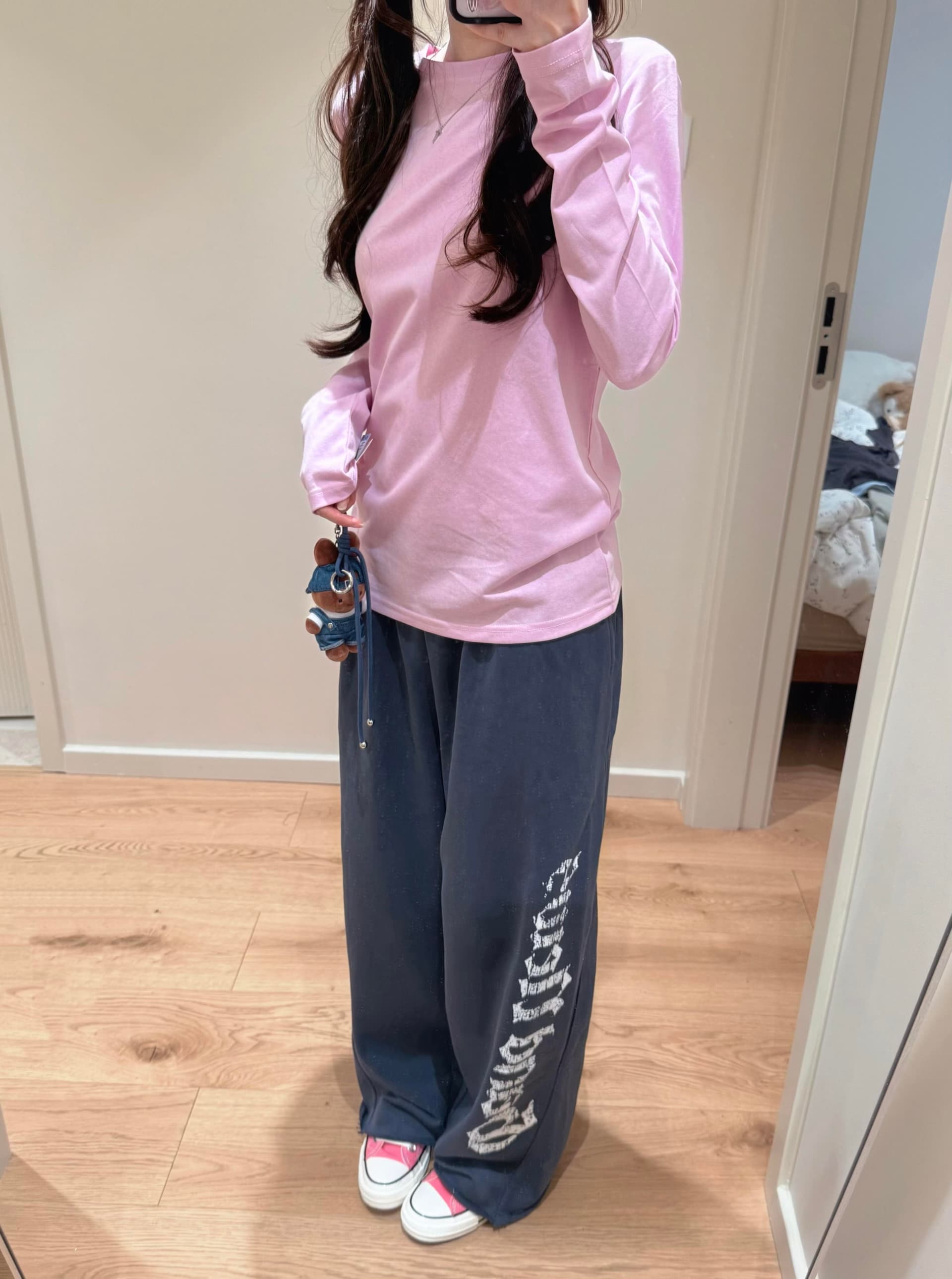 한 부서 달콤한 차가운 바람 핑크색 라운드 넥 긴팔 티셔츠 여성 이른 가을 기초 섹션 다용도 기본 셔츠 캐주얼 슬림해 보이는 맨위 상세 이미지 5