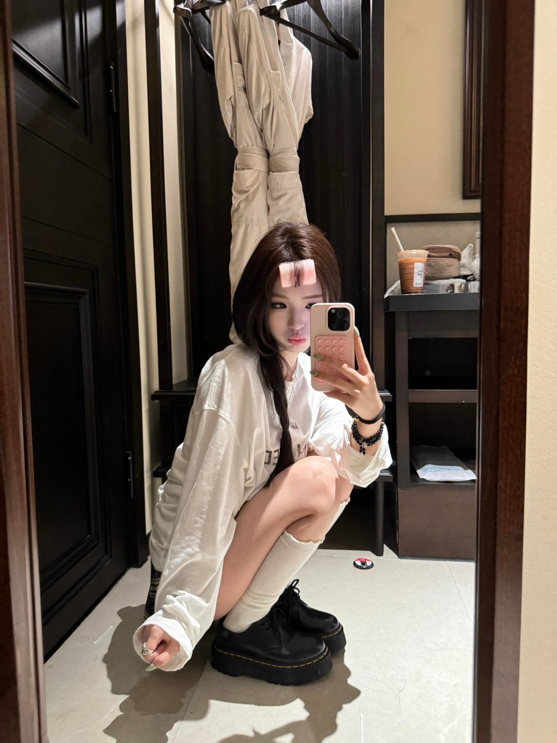 작은 대중 미니멀리즘 운동 알파벳 프린트 얇은 스타일 느긋한 캐주얼 루즈핏 순면 편안함 긴팔 티셔츠 여성 이미지 2