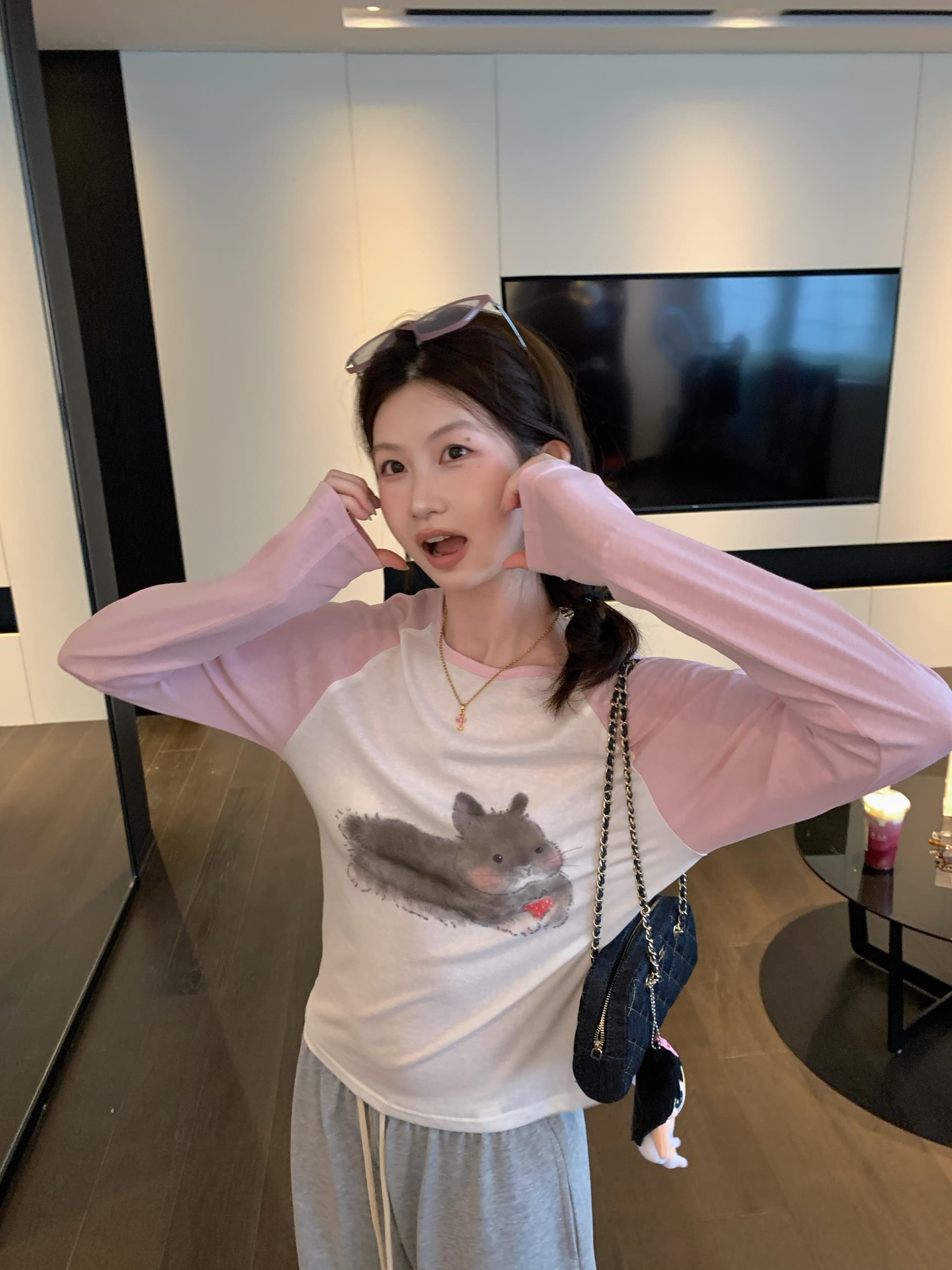 토끼 부서 소녀 연령 감소 만화 멩 토끼 프린트 패치워크 색상 긴팔 티셔츠 상세 이미지 4