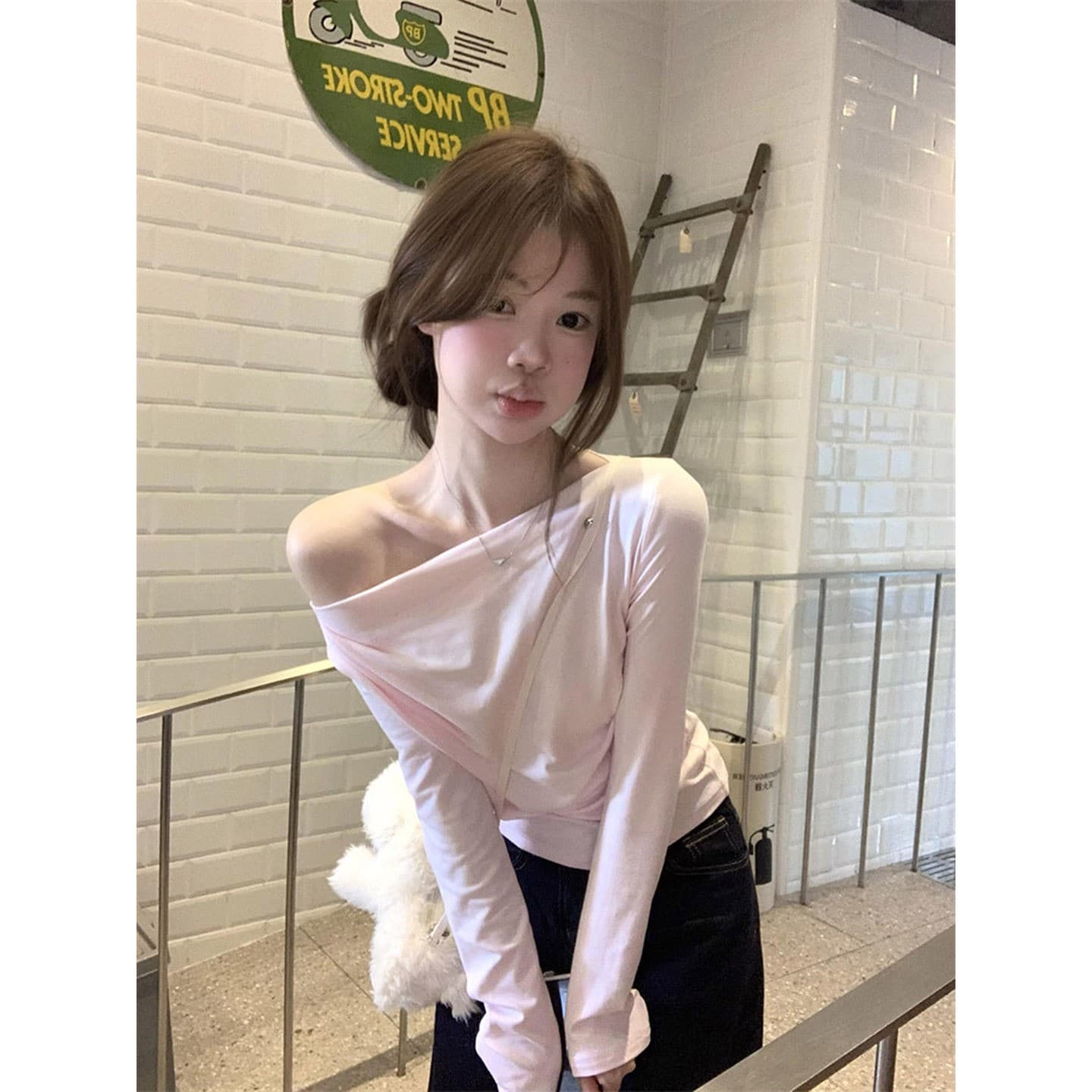 한 부서 달콤한 매운맛 핑크색 비스듬한 어깨 긴팔 티셔츠 여성 가을 디자인 센스 순수한 욕망 몸매 가꾸기 허리 수축 만나는 오프숄더 맨위 이미지 4