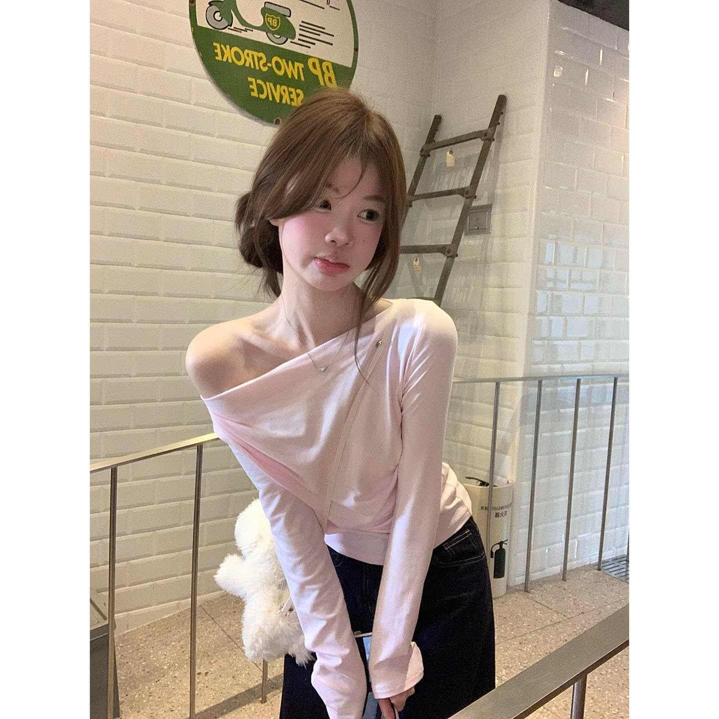 한 부서 달콤한 매운맛 핑크색 비스듬한 어깨 긴팔 티셔츠 여성 가을 디자인 센스 순수한 욕망 몸매 가꾸기 허리 수축 만나는 오프숄더 맨위 상세 이미지 1